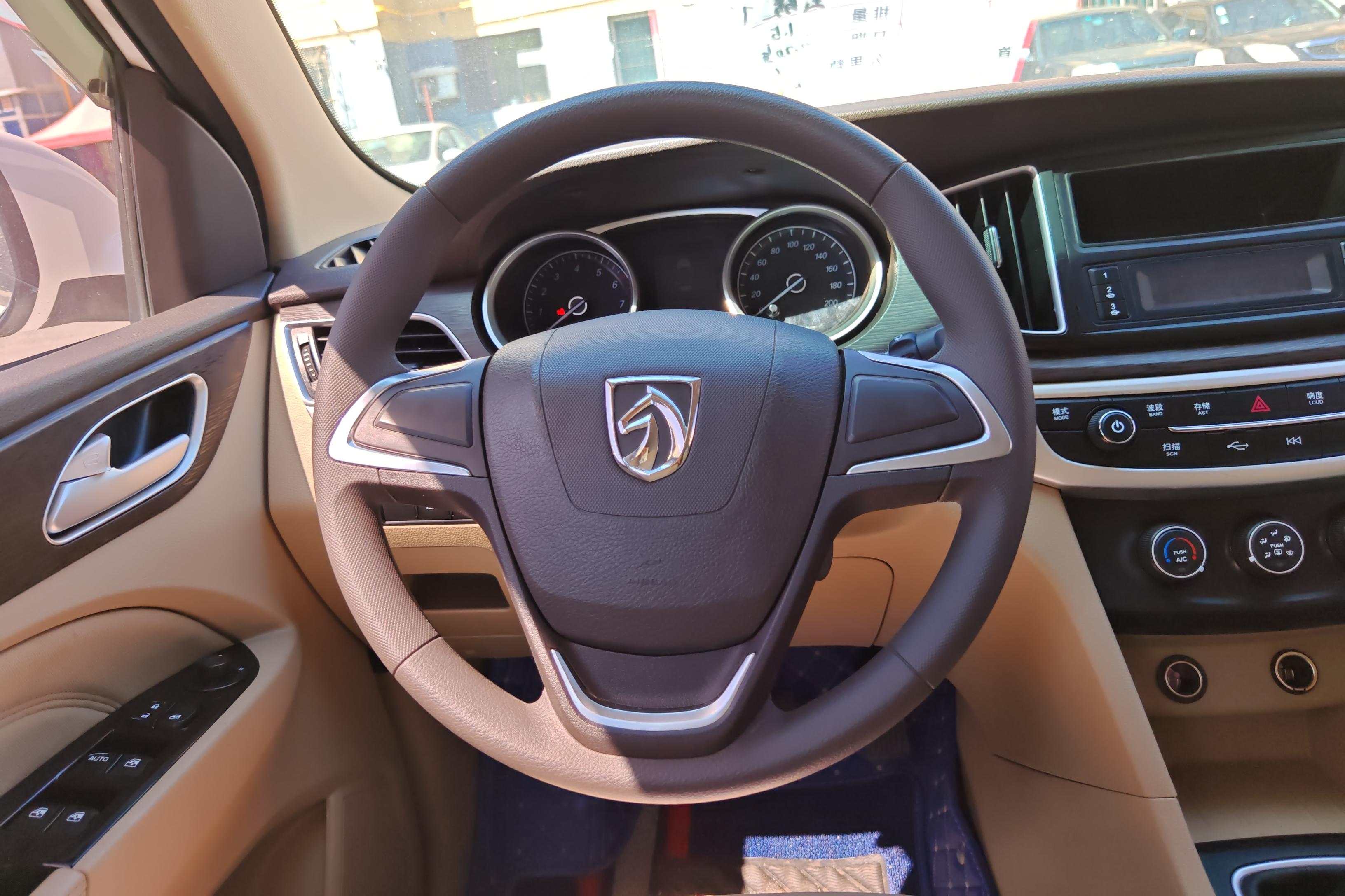 宝骏730 2019款 1.5L 手动 超值型 (国Ⅵ) 