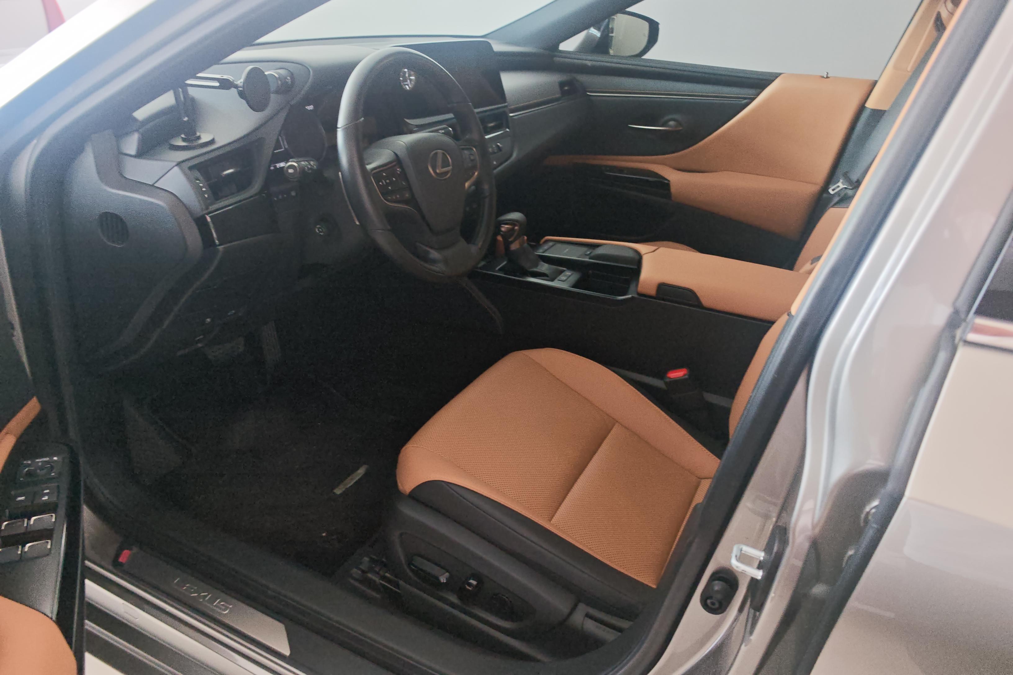 雷克萨斯ES 200 [进口] 2021款 2.0L 自动 豪华版 