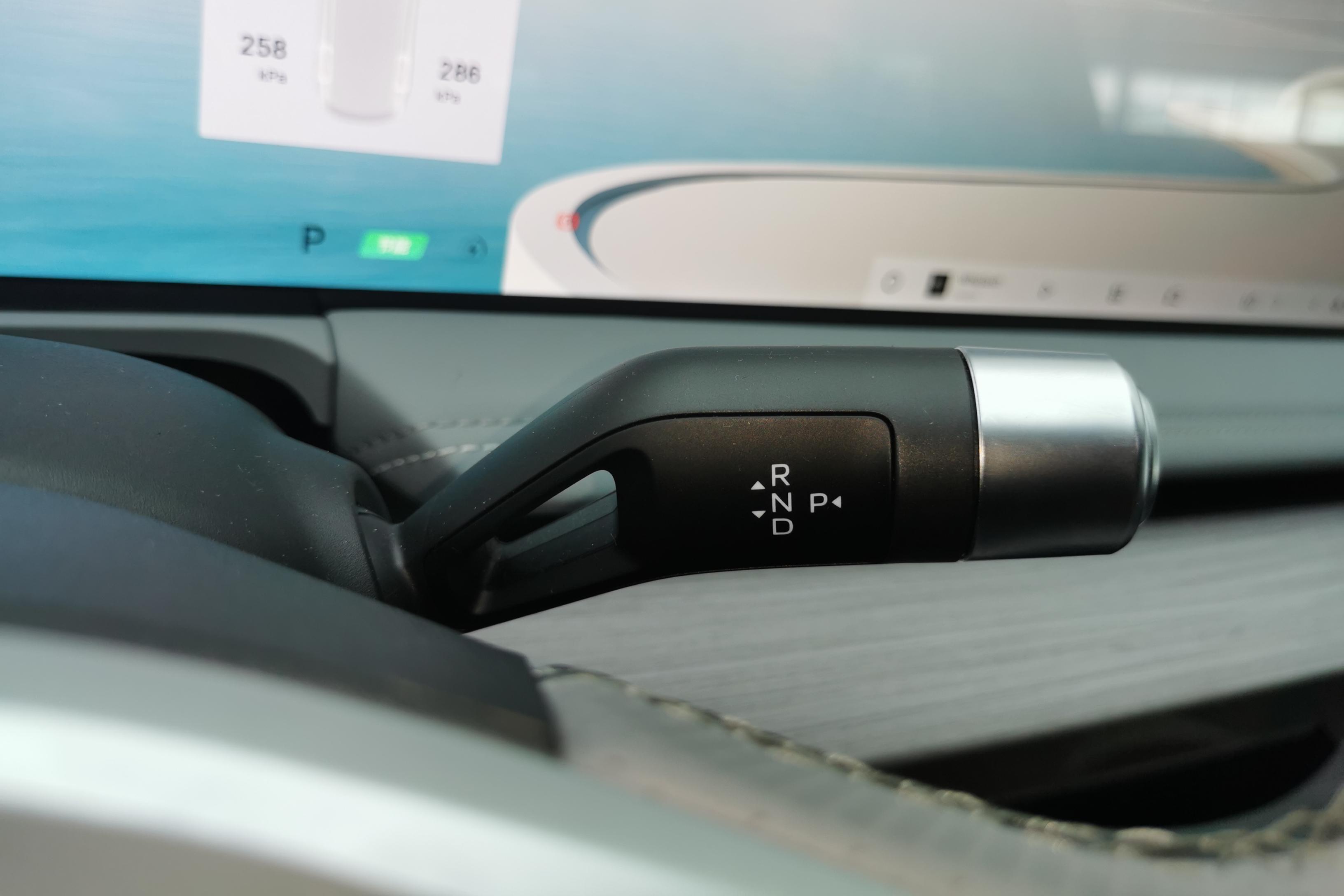 吉利银河银河E8 2024款 0.0T 自动 665km星舰远航版 