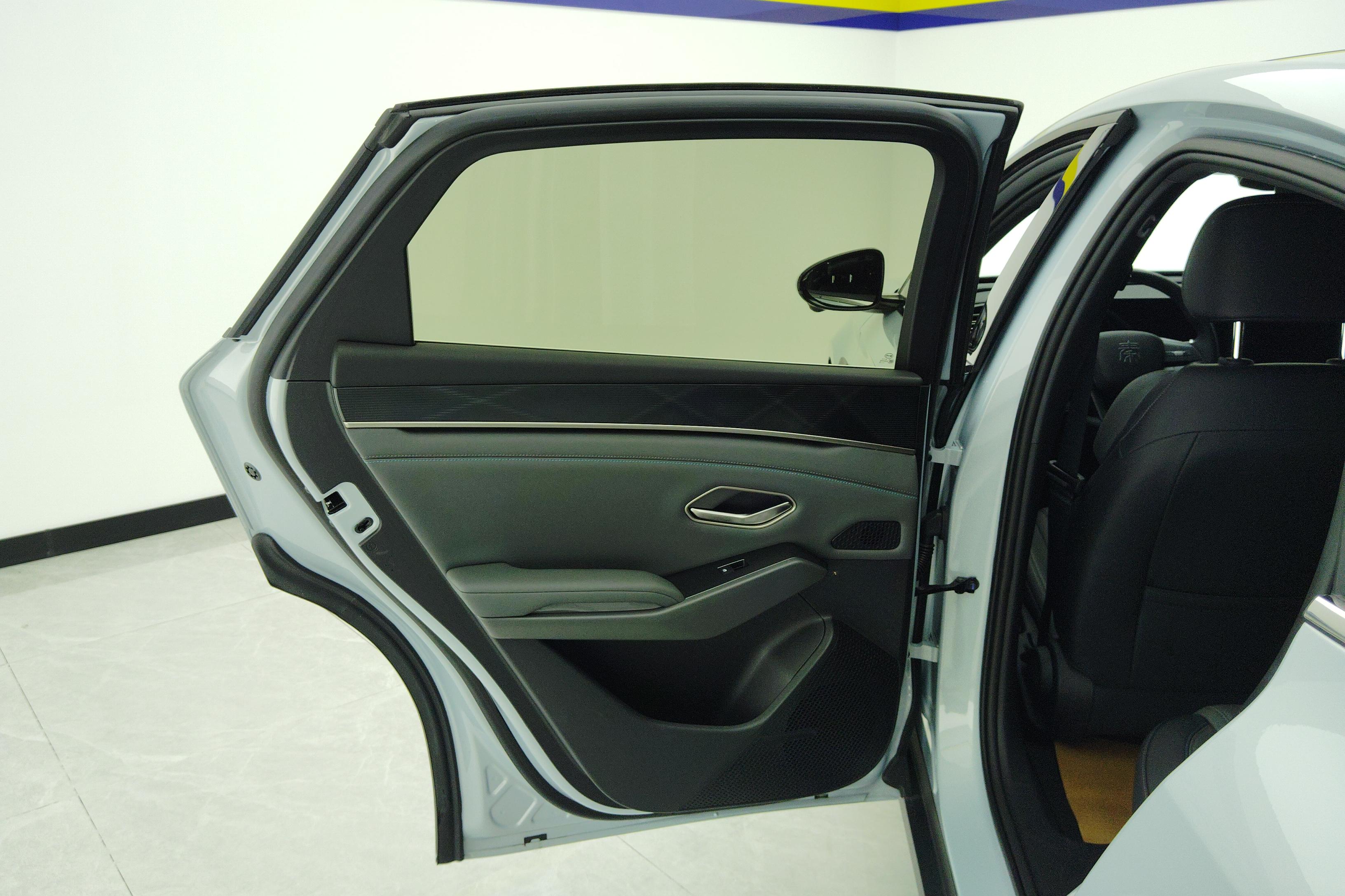 比亚迪秦L DM-i智驾版 2025款 1.5L 自动 80KM领先型 (国Ⅵ) 