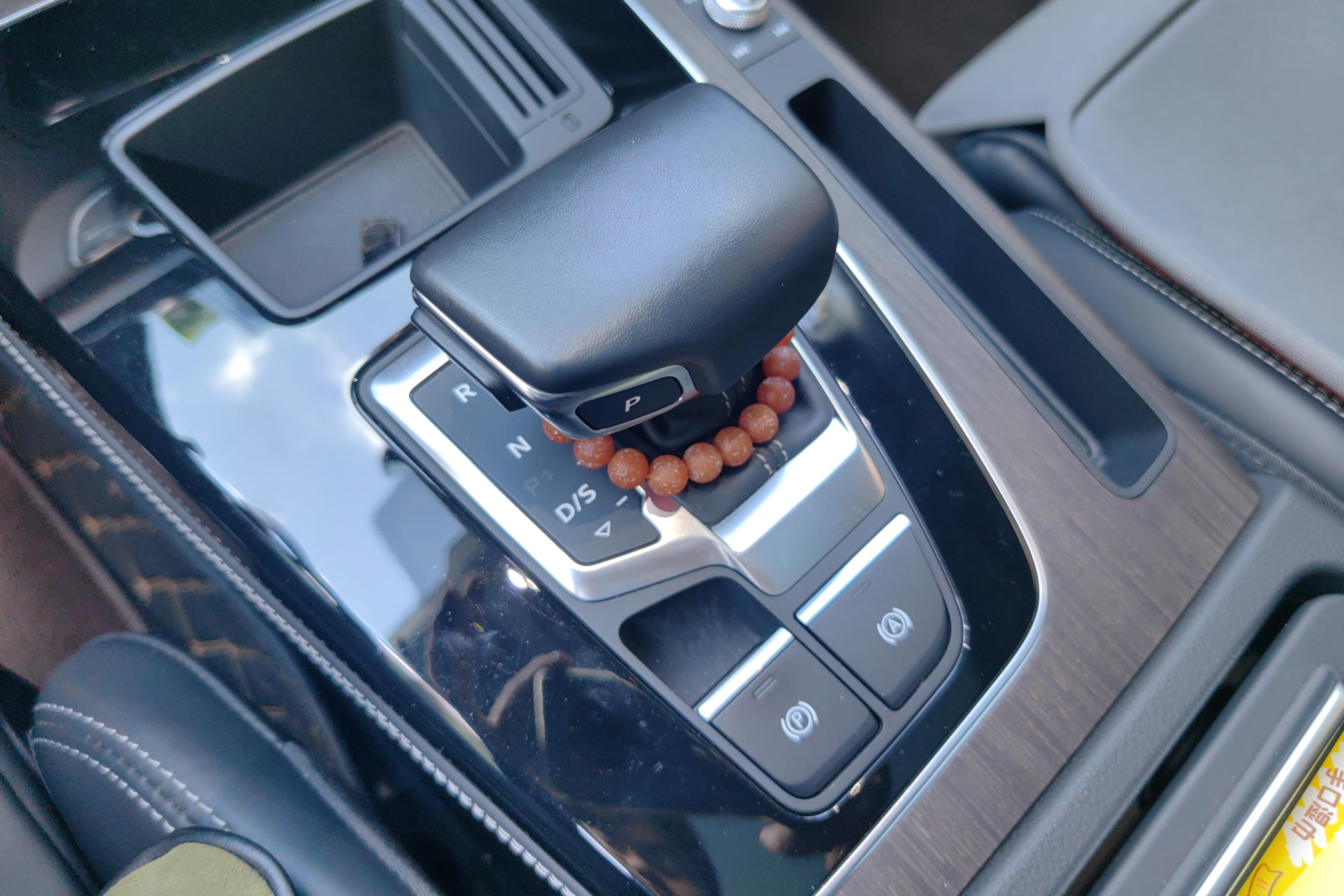 奥迪Q5L 45TFSI 2022款 2.0T 自动 改款臻选动感型 (国Ⅵ) 