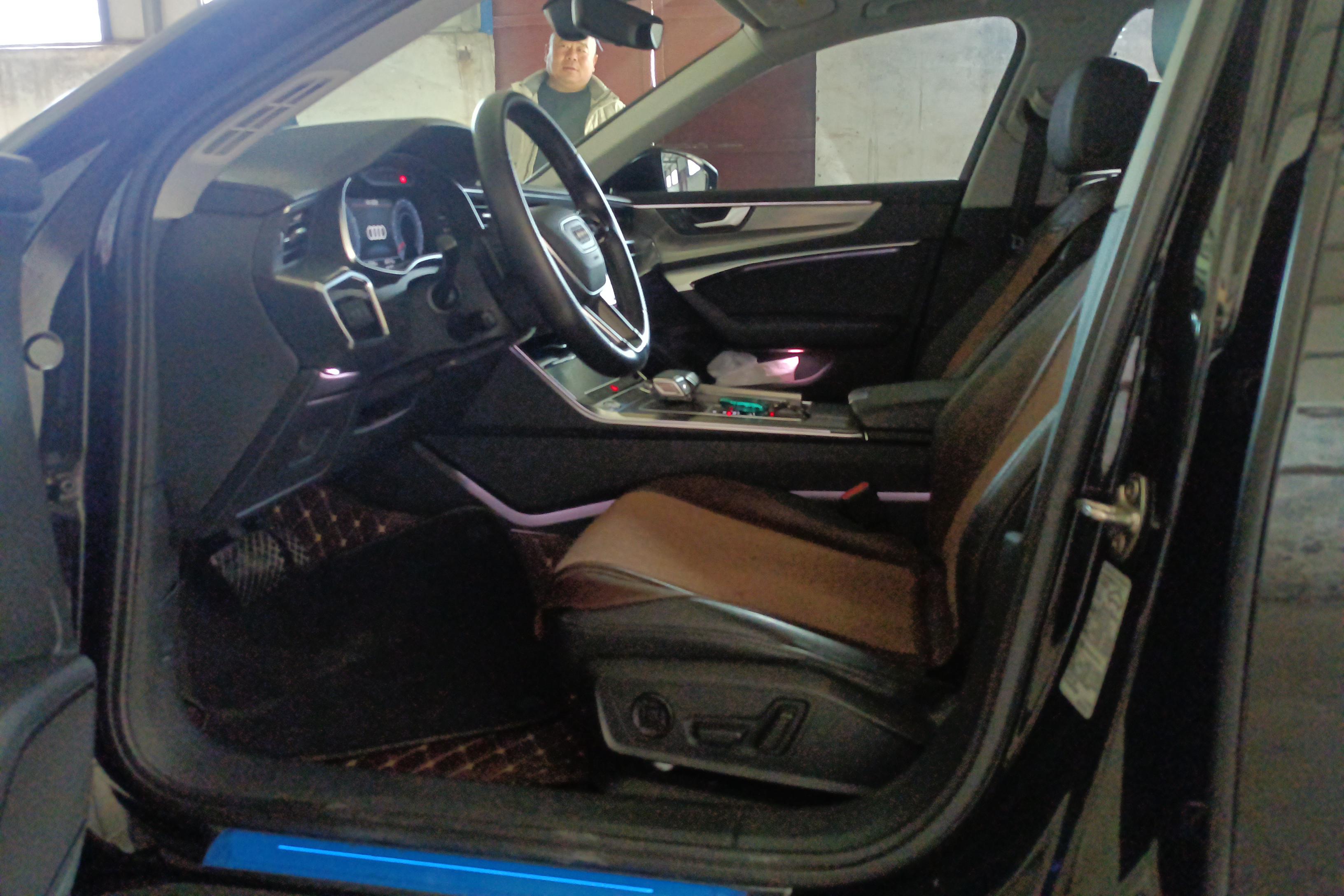 奥迪A6L 45TFSI 2020款 2.0T 自动 臻选致雅型 (国Ⅵ) 