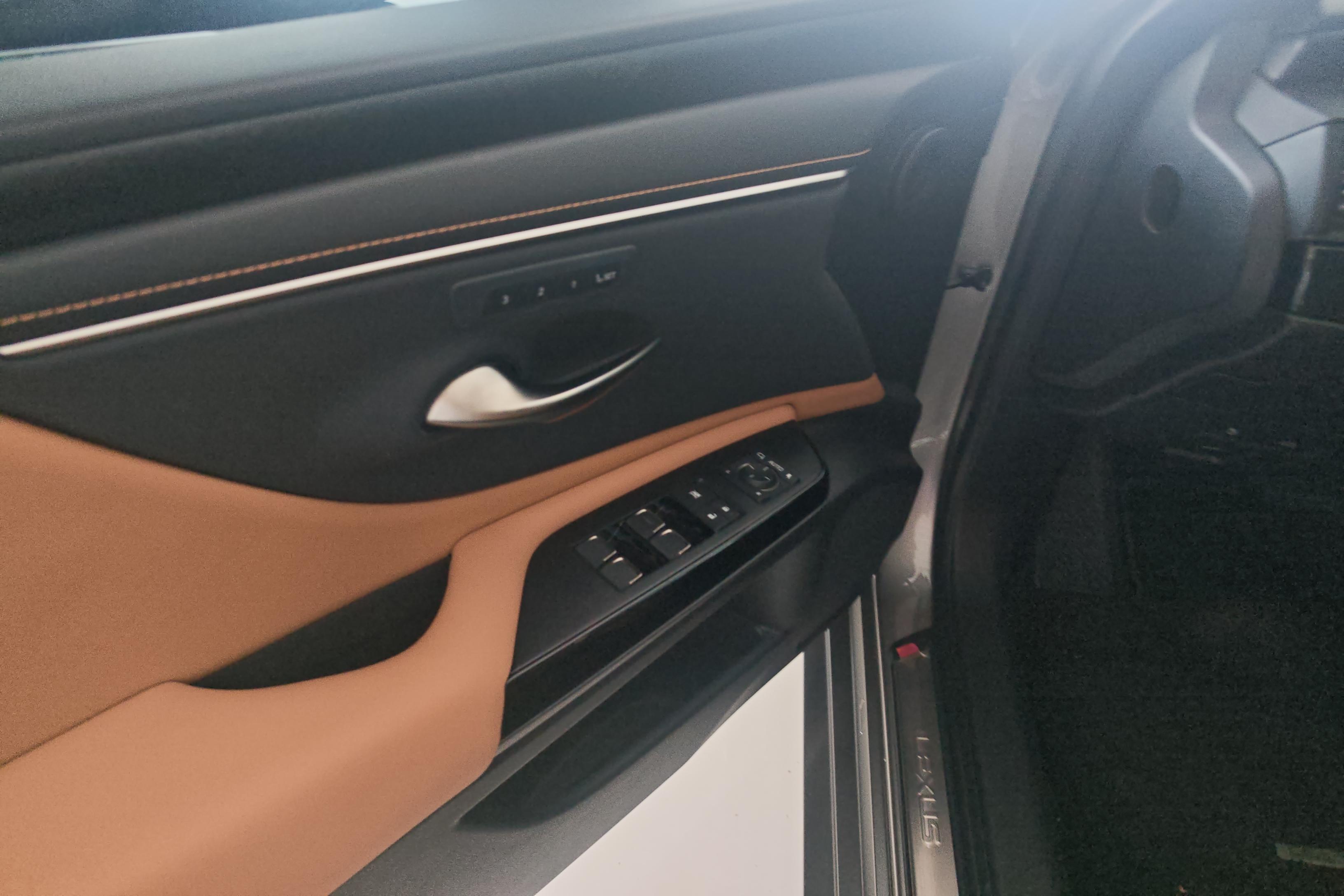 雷克萨斯ES 200 [进口] 2021款 2.0L 自动 豪华版 