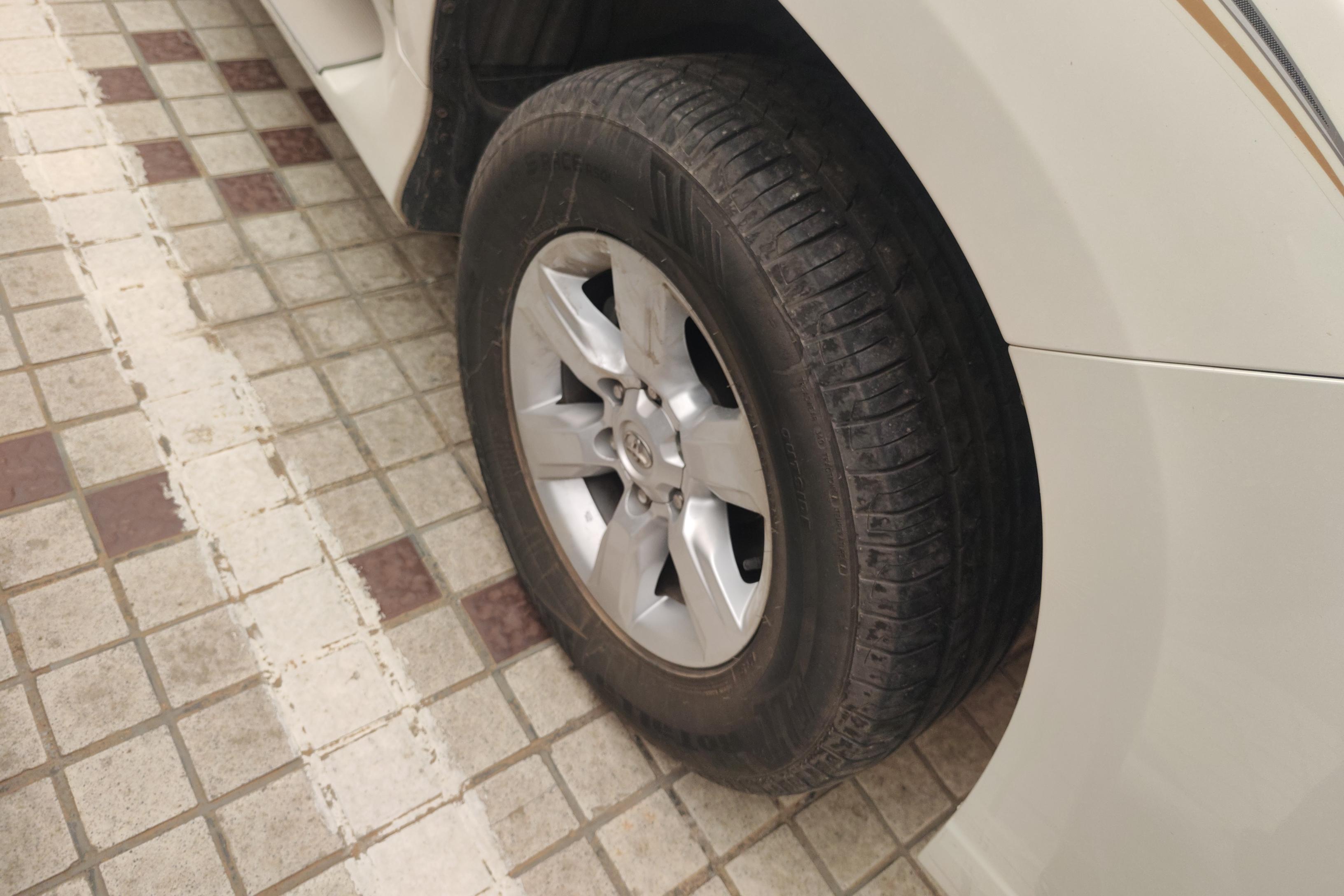 丰田普拉多 2016款 2.7L 自动 四驱 豪华型 (国Ⅴ) 