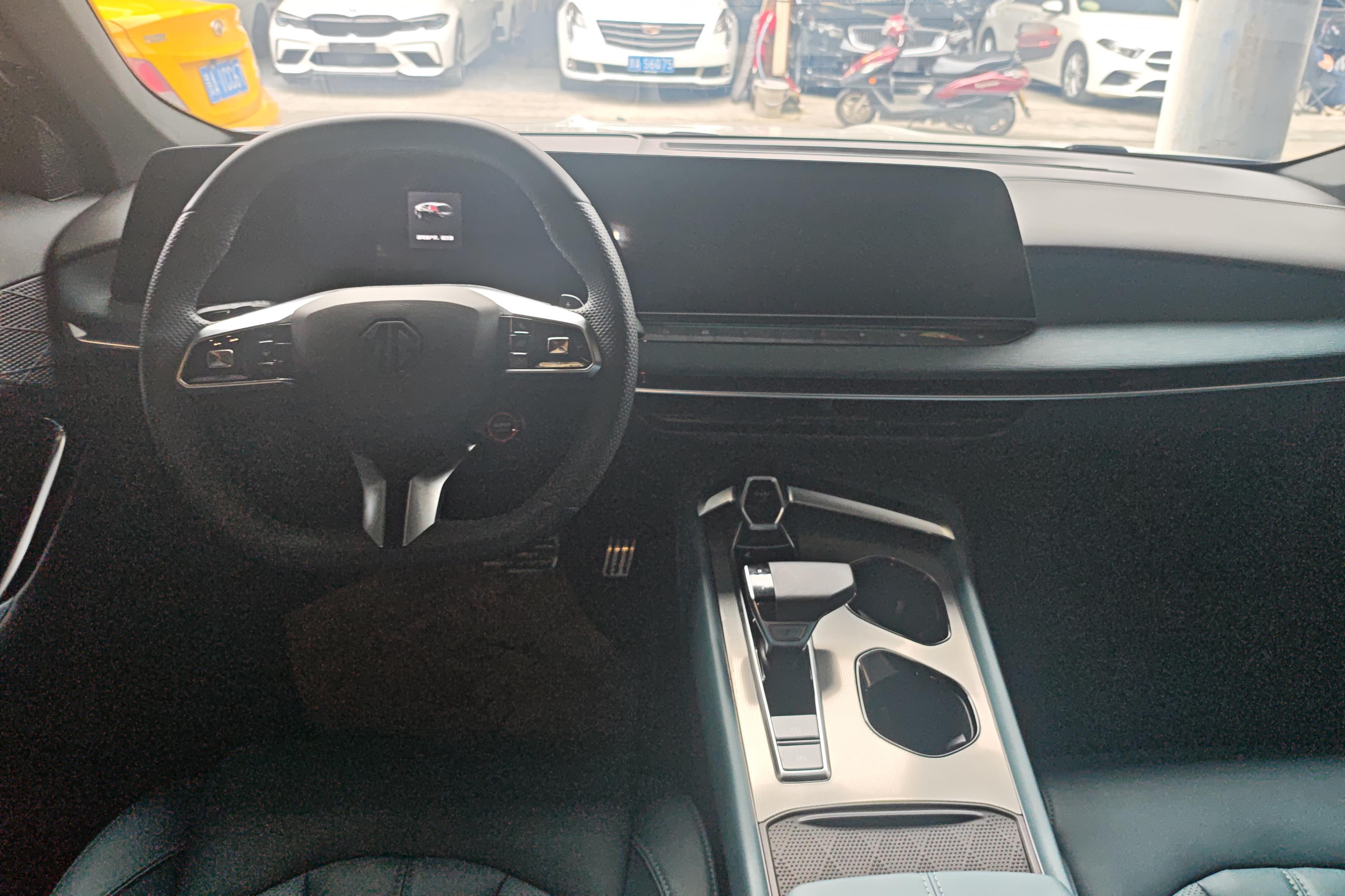 名爵MG7 2023款 2.0T 自动 猎美尊享版 (国Ⅵ) 