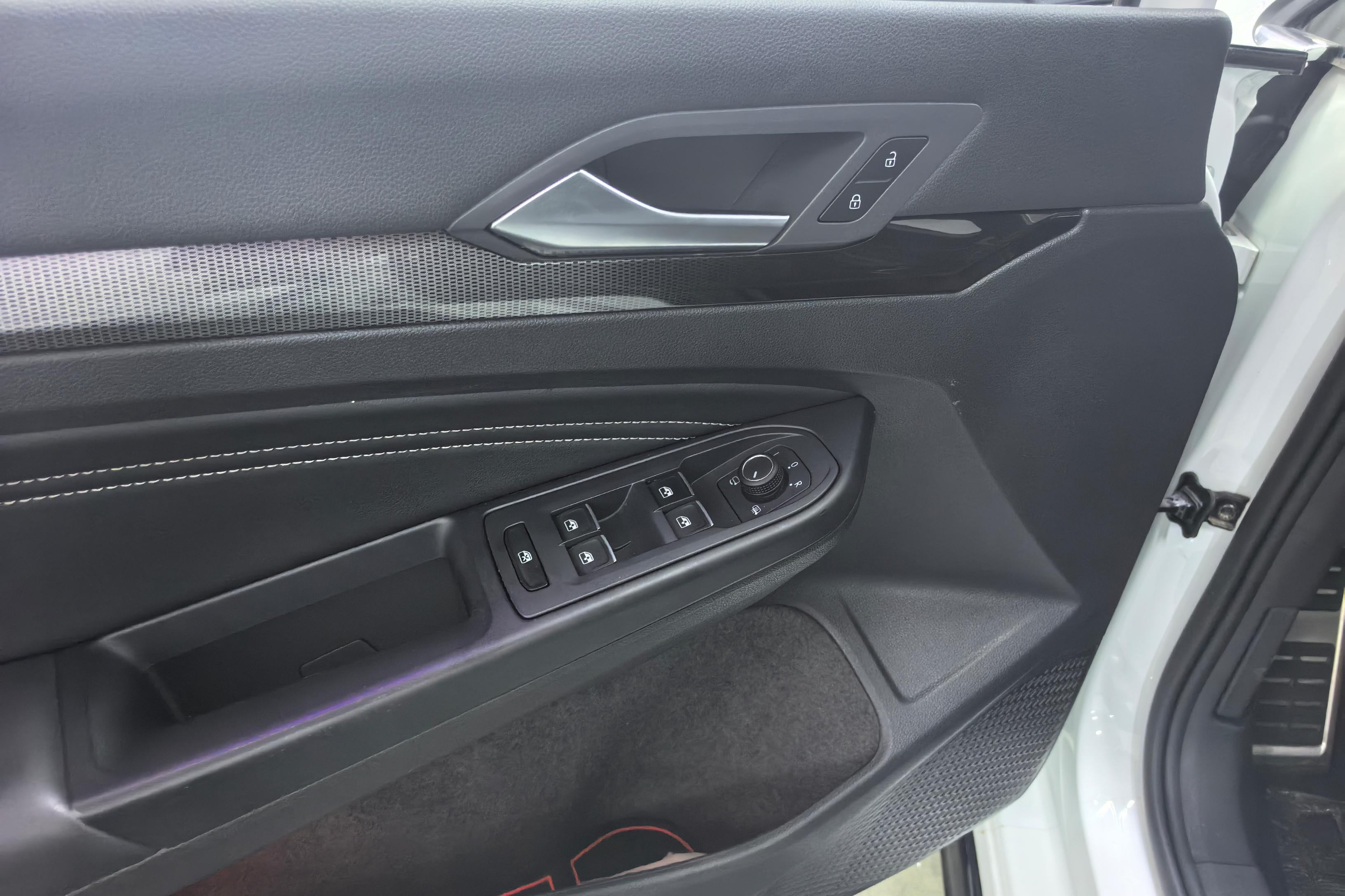 大众高尔夫 2021款 1.4T 自动 汽油 R-Line (国Ⅵ) 