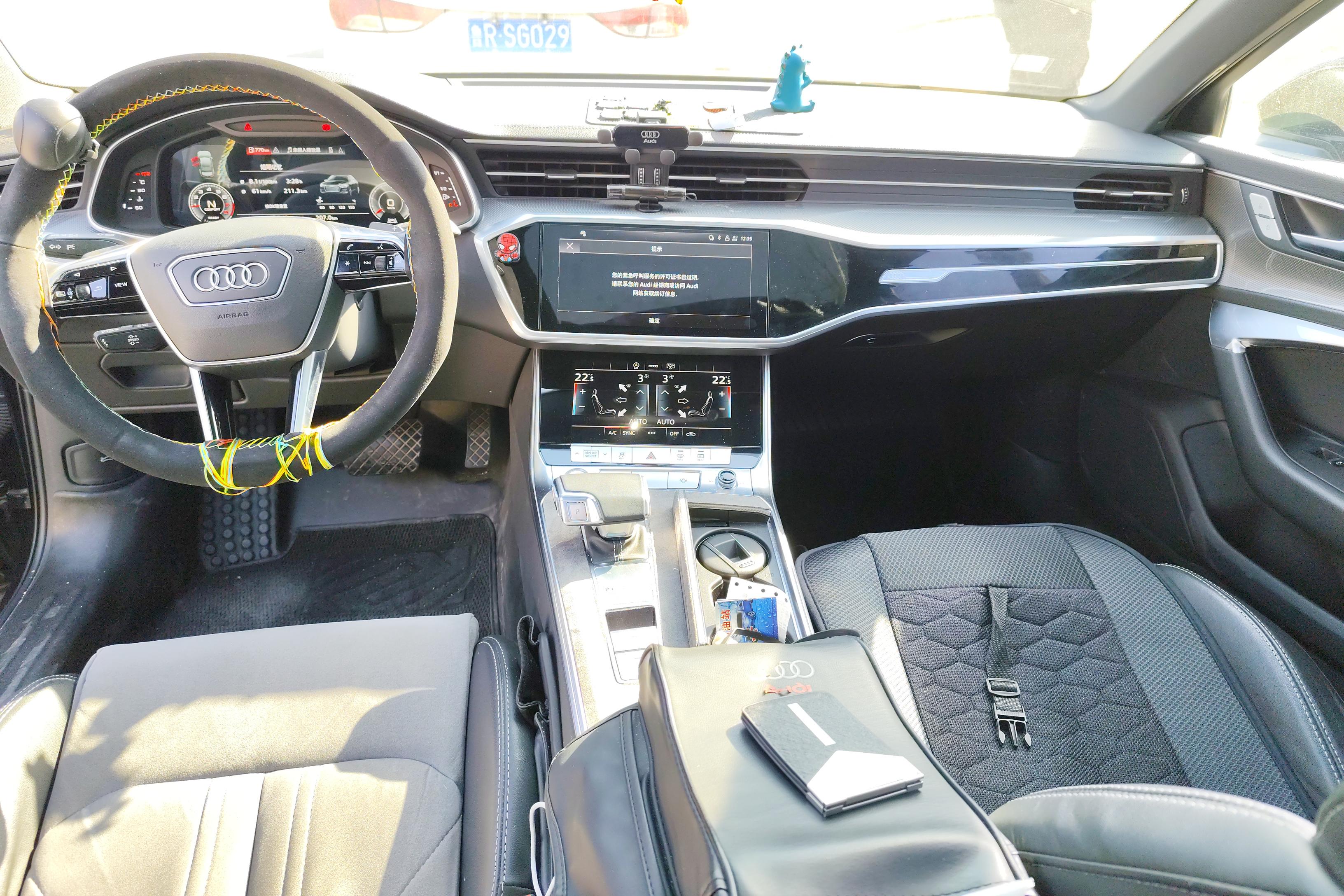 奥迪A6L 45TFSI 2022款 2.0T 自动 臻选动感型 (国Ⅵ) 