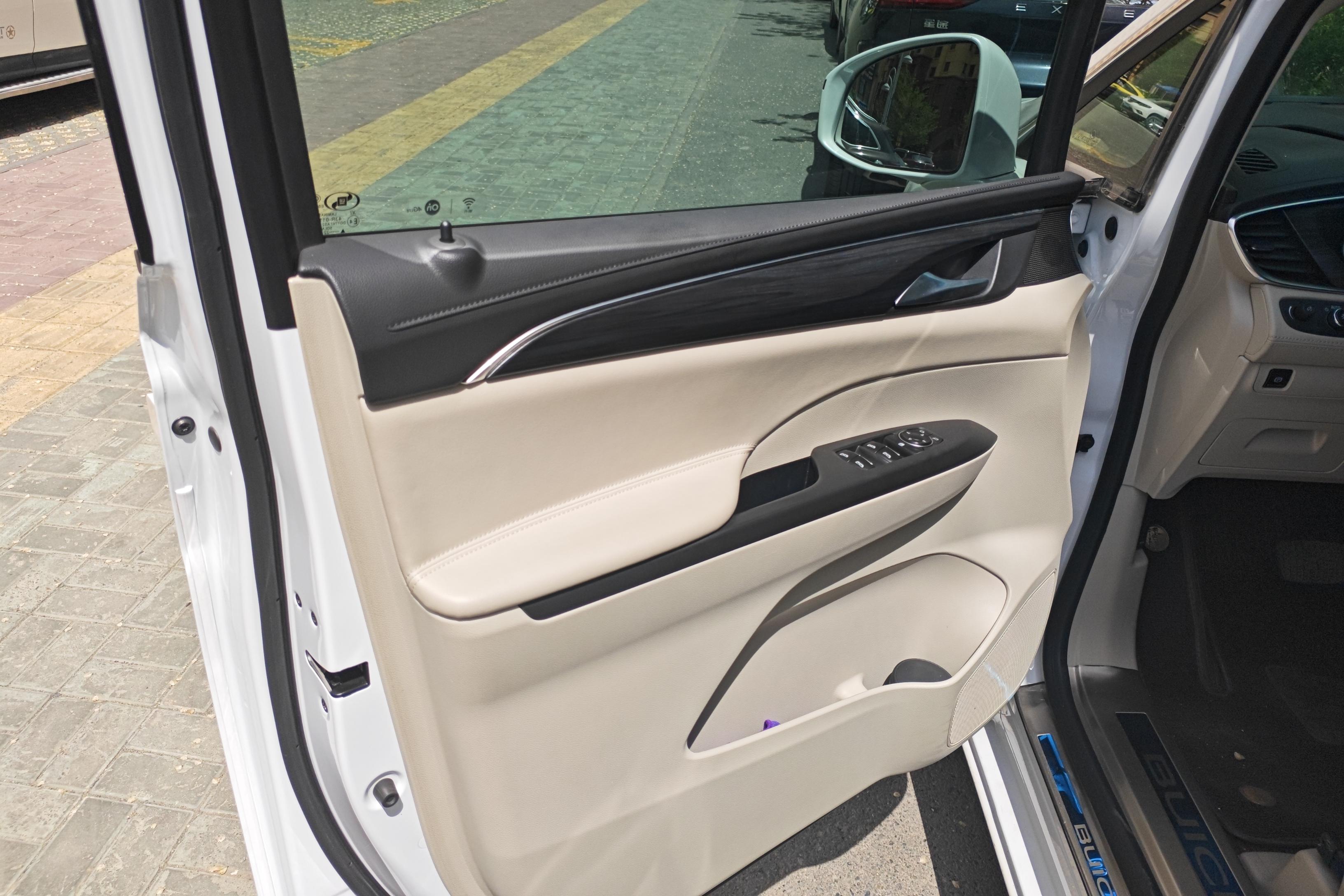 别克GL8 2022款 2.0T 自动 7座 653T舒适型 (国Ⅵ) 