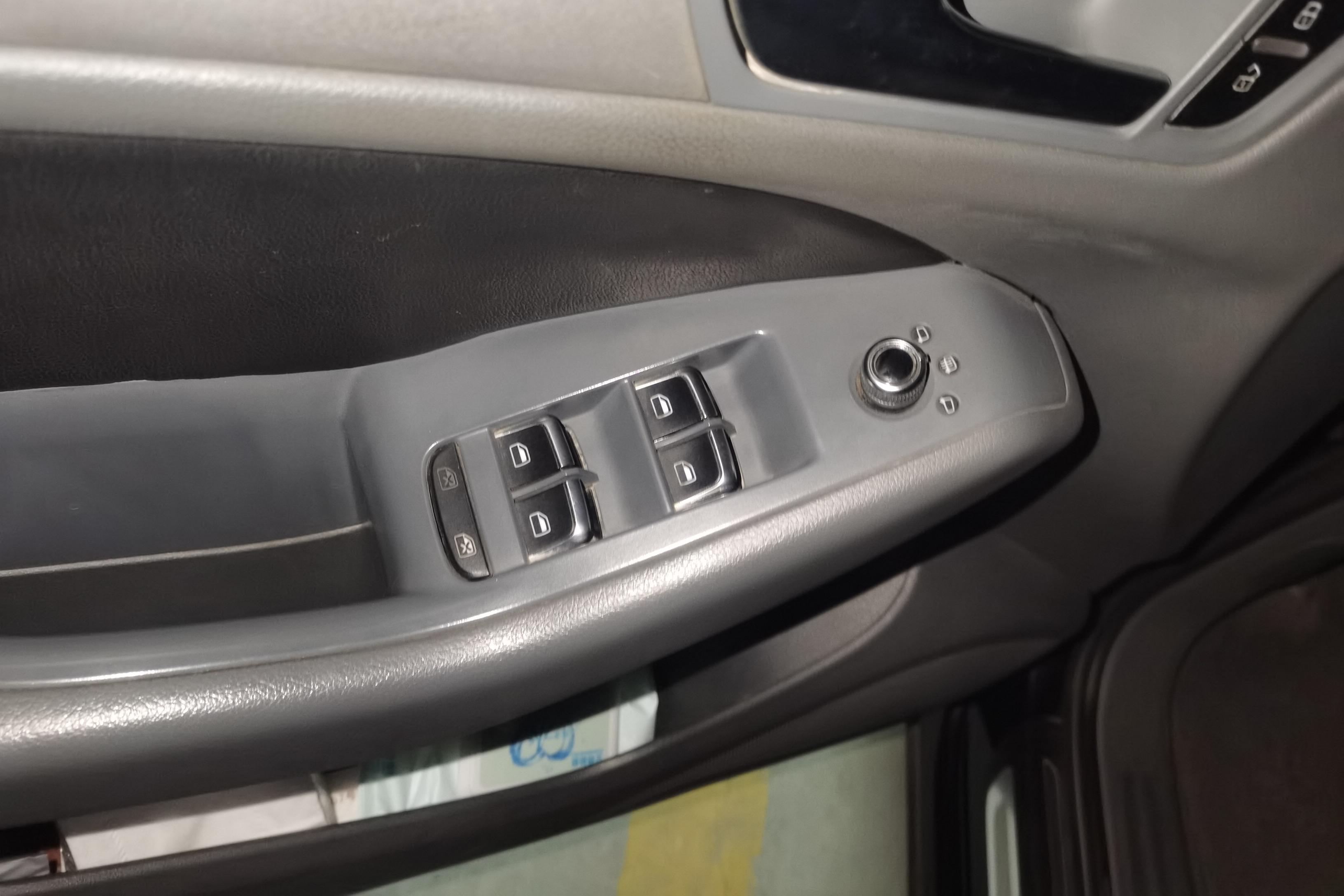 奥迪Q5 2013款 2.0T 自动 四驱 汽油 进取型 (国Ⅳ) 