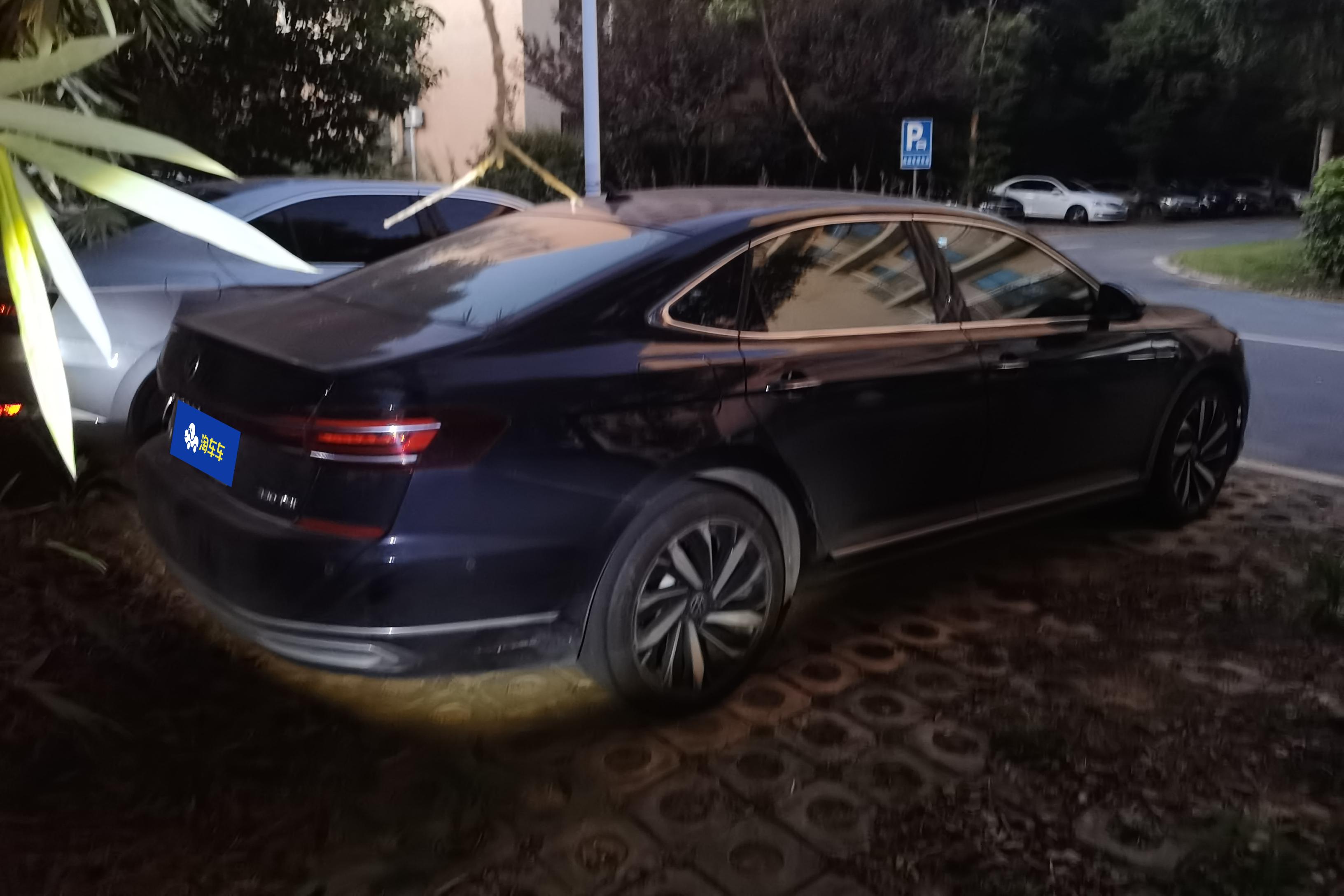 大众帕萨特 2023款 2.0T 自动 汽油 330TSI豪华版 (国Ⅵ) 