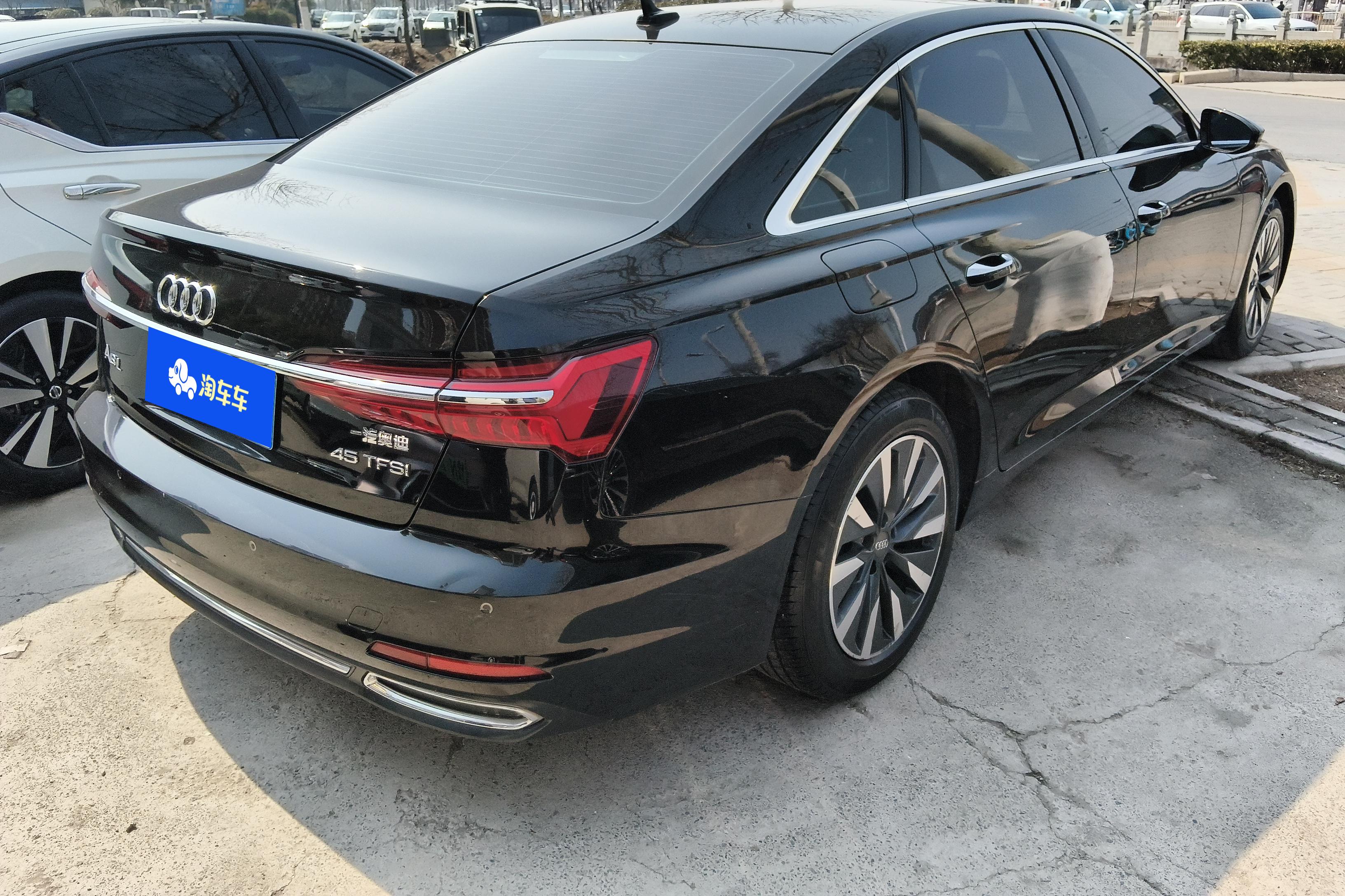 奥迪A6L 45TFSI 2022款 2.0T 自动 臻选致雅型 (国Ⅵ) 