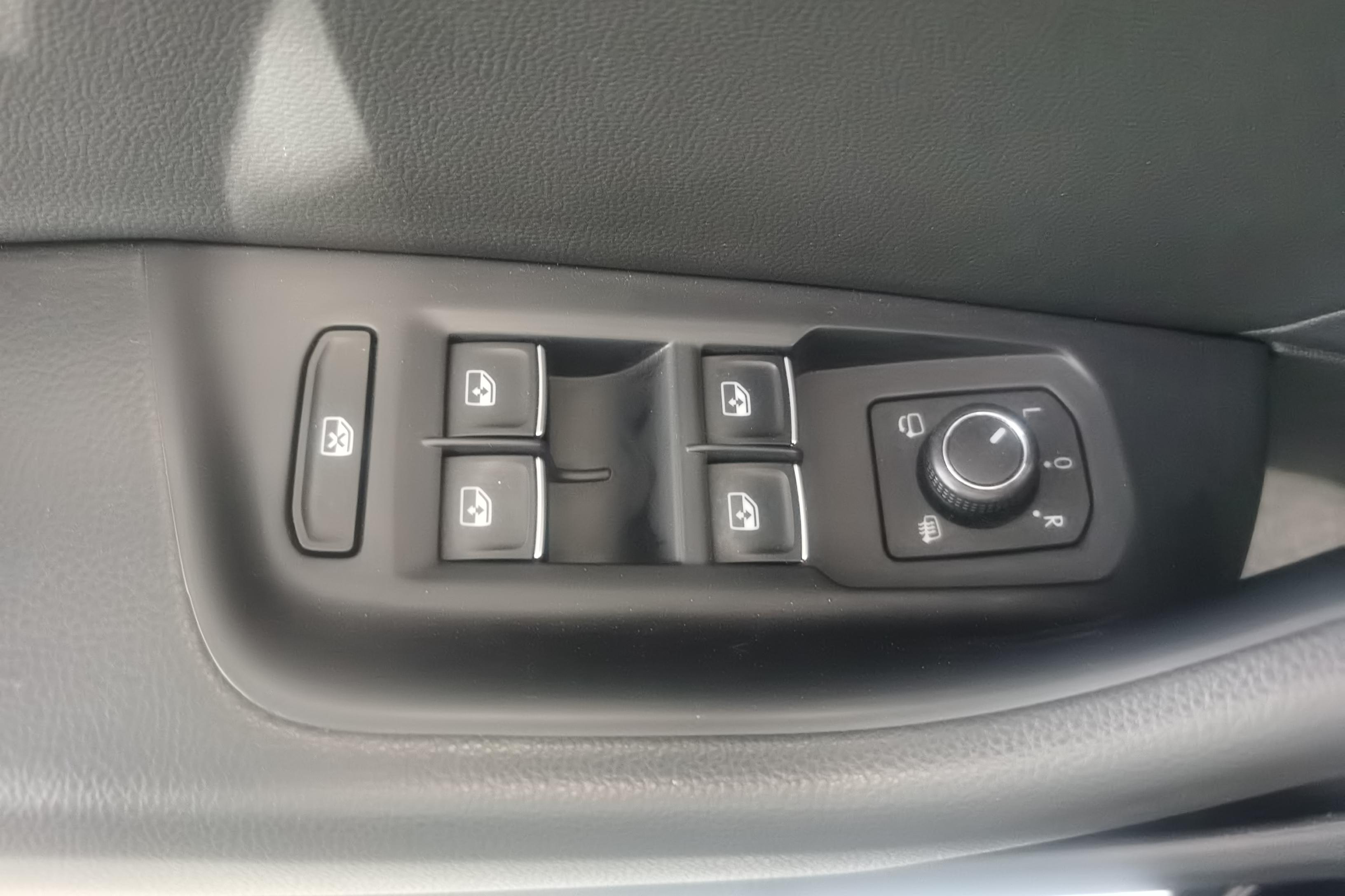 大众迈腾 2019款 1.4T 自动 汽油 280TSI领先型 (国Ⅴ) 