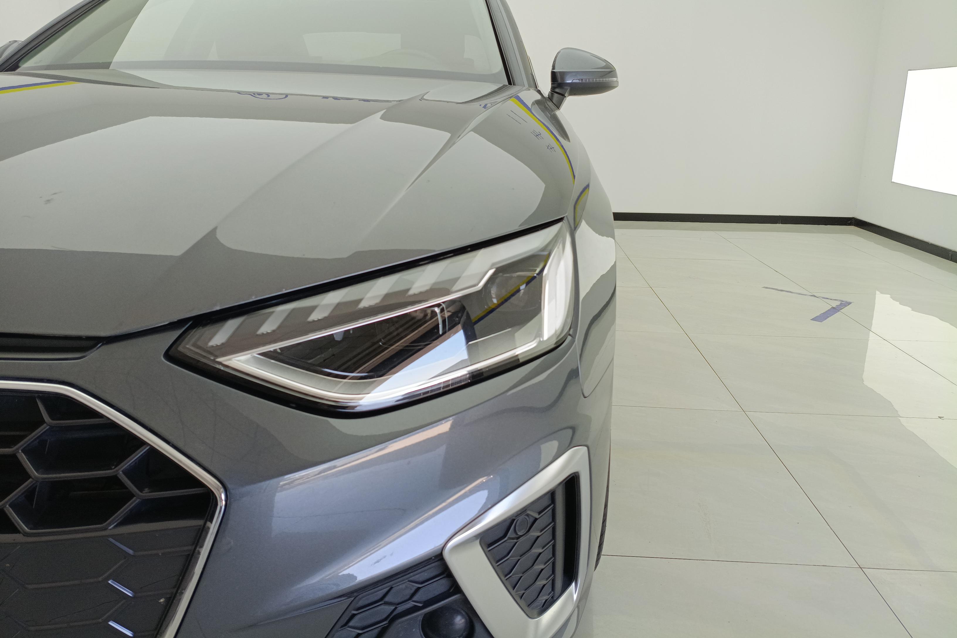 奥迪A4L 2020款 2.0T 自动 豪华动感型 (国Ⅵ) 