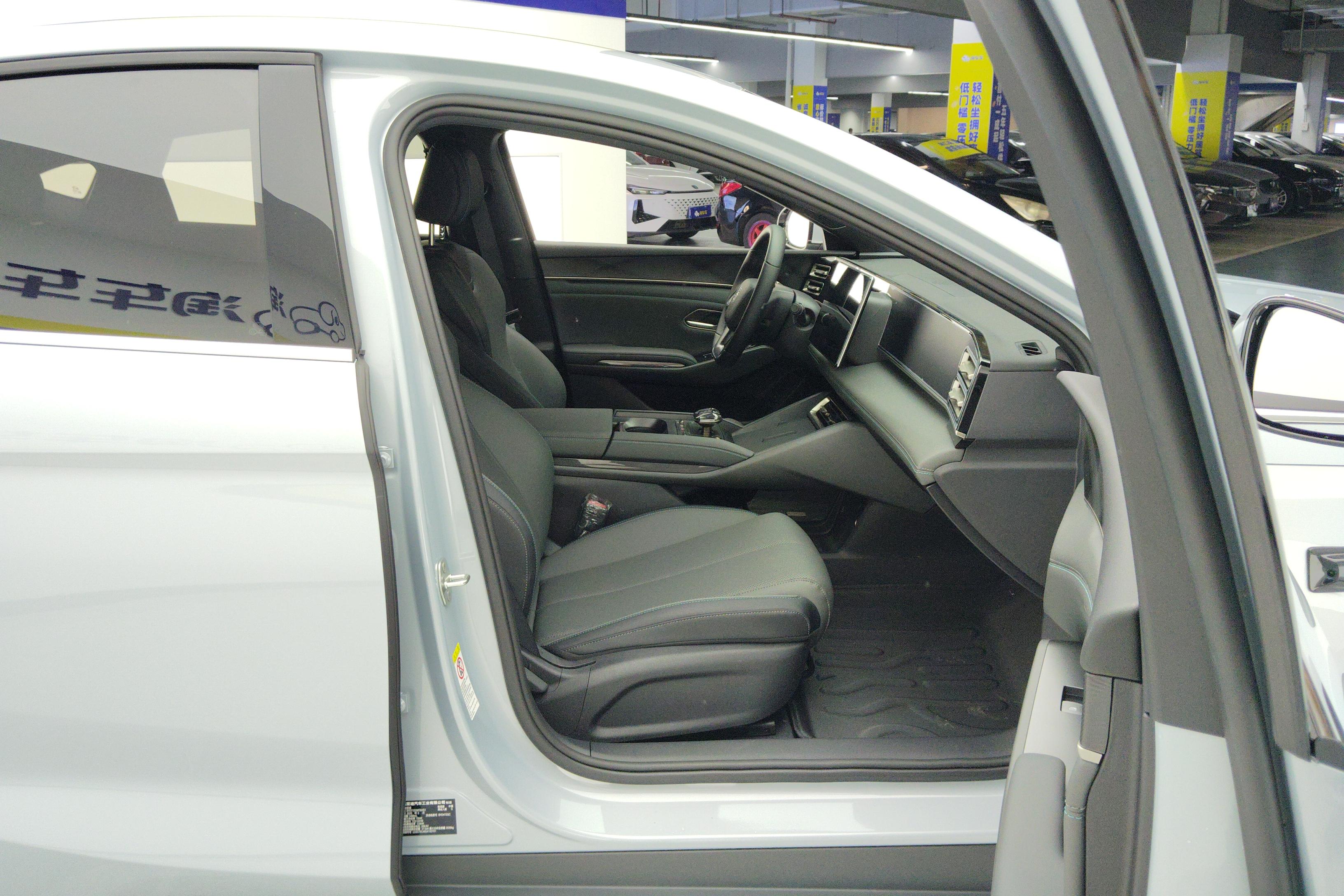 比亚迪秦L DM-i智驾版 2025款 1.5L 自动 80KM领先型 (国Ⅵ) 