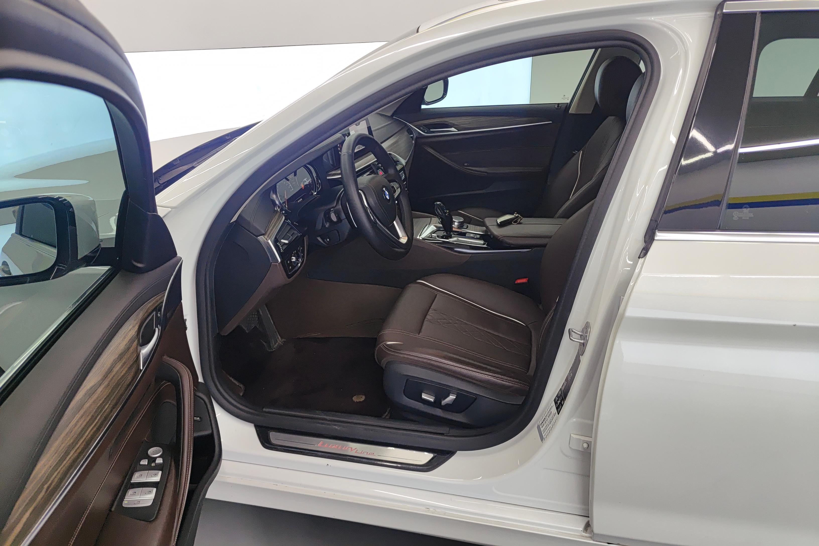 宝马5系 530Li 2018款 2.0T 自动 汽油 xDrive豪华套装改款 (国Ⅴ) 