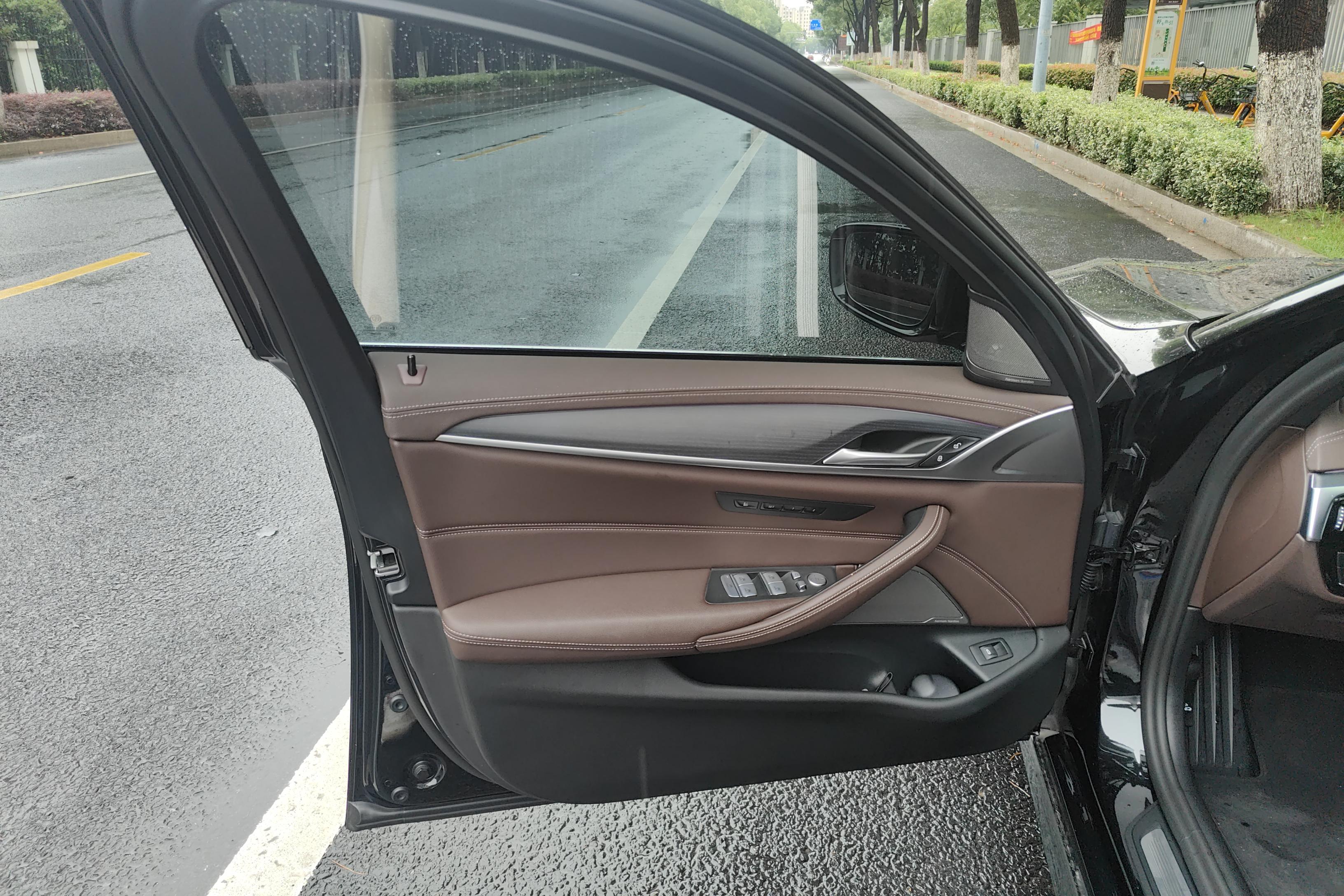 宝马5系 530Li 2023款 2.0T 自动 汽油 尊享型M运动套装 (国Ⅵ) 