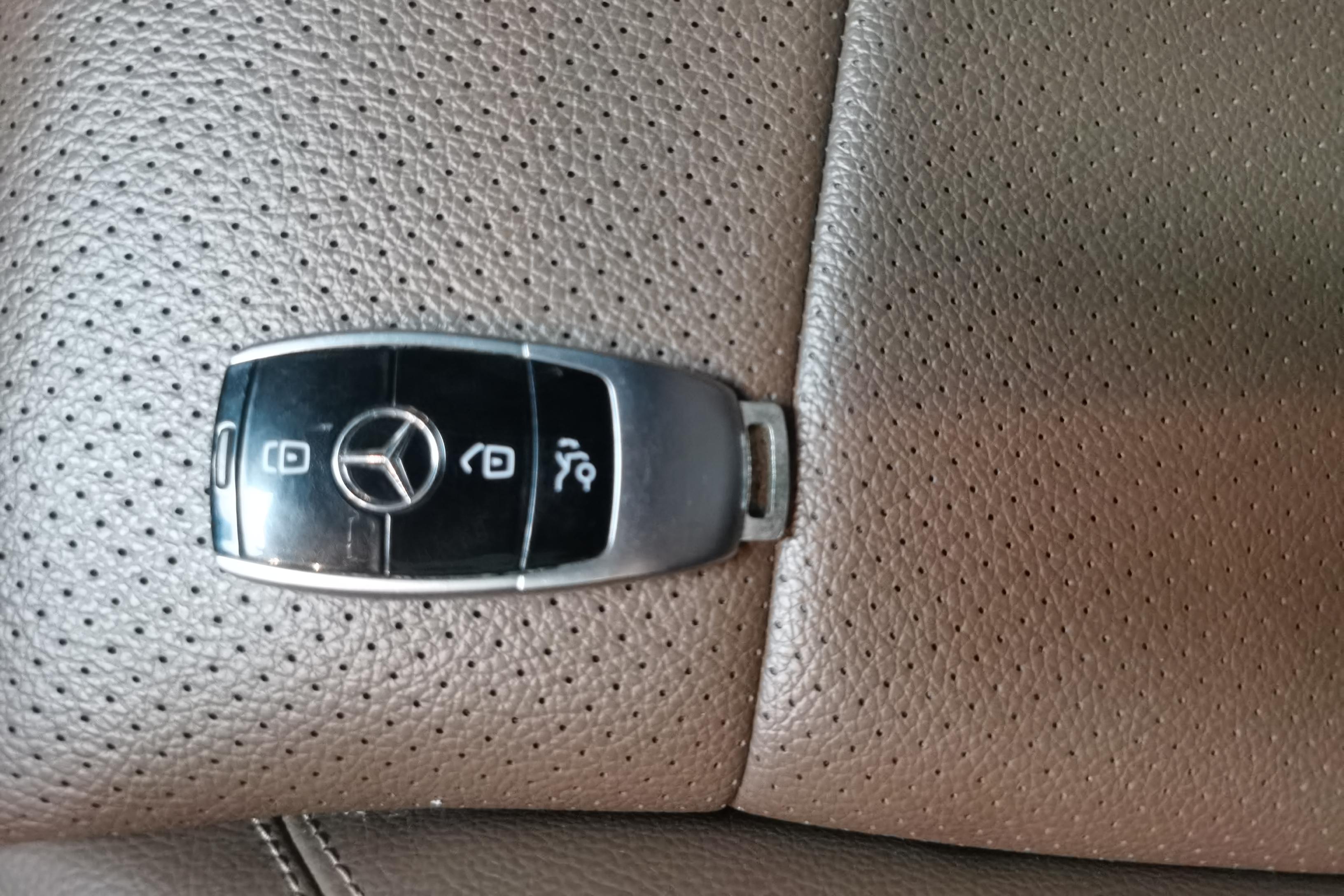 奔驰E级 E300L 2018款 2.0T 自动 汽油 运动豪华型 (国Ⅴ) 