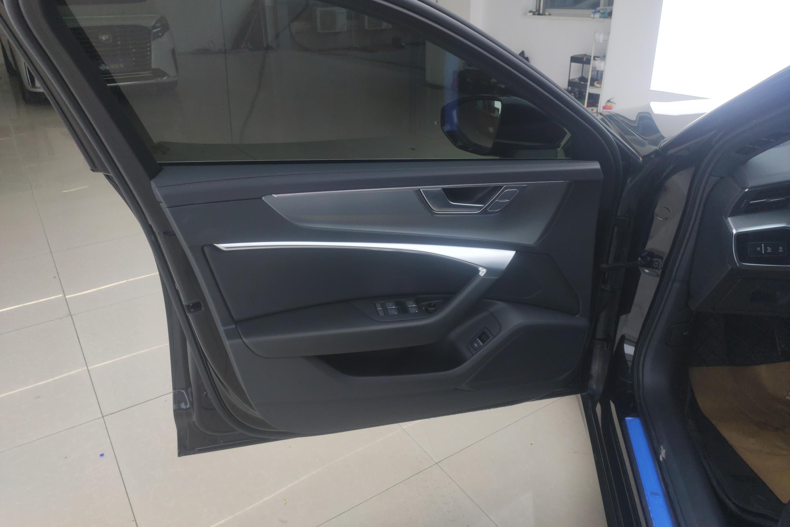奥迪A6L 40TFSI 2023款 2.0T 自动 豪华动感型 (国Ⅵ) 