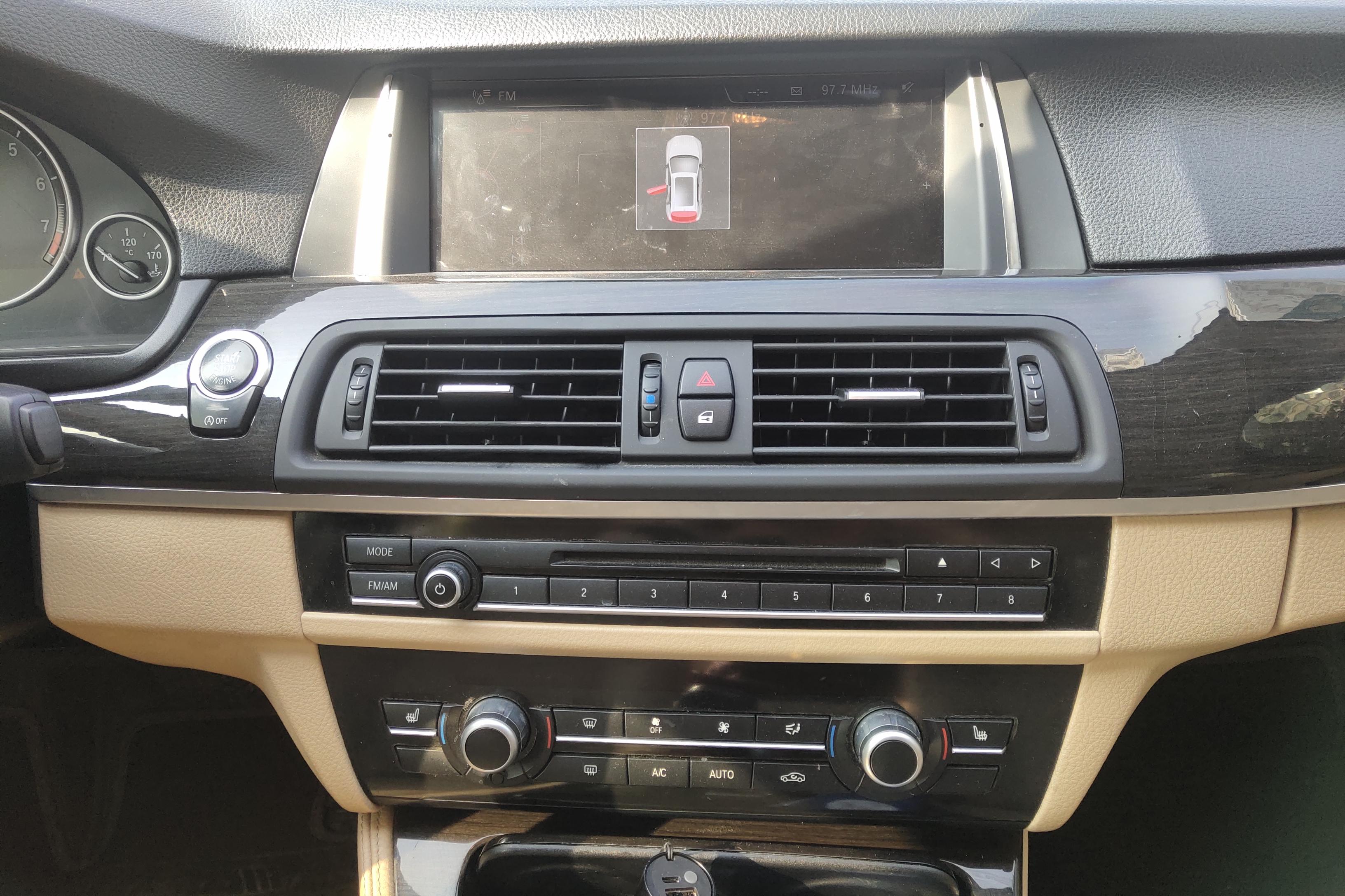 宝马5系 525Li 2014款 2.0T 自动 汽油 豪华设计套装 (国Ⅳ) 