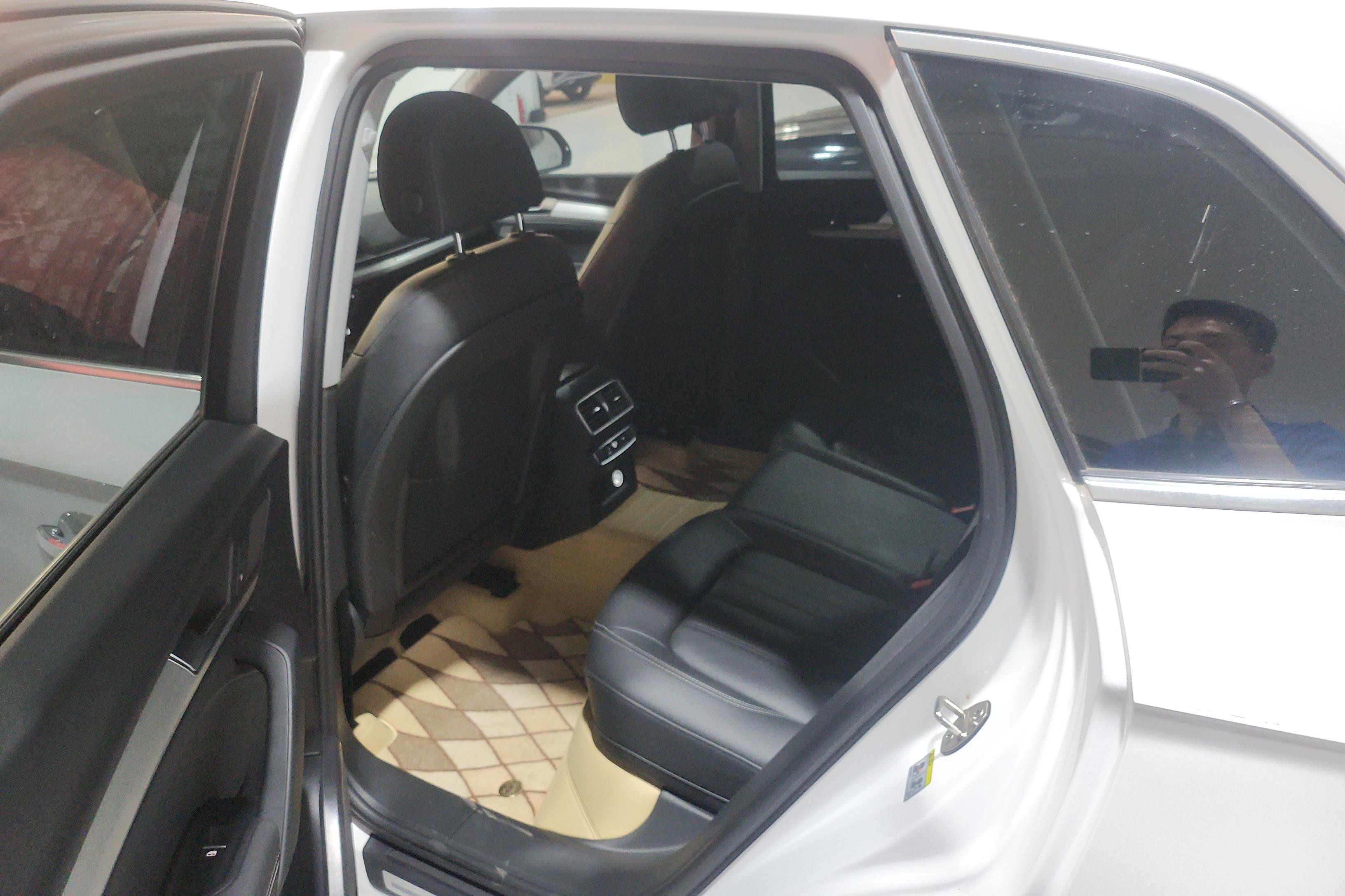 奥迪Q5L 40TFSI 2020款 2.0T 自动 荣享时尚型 (国Ⅵ) 