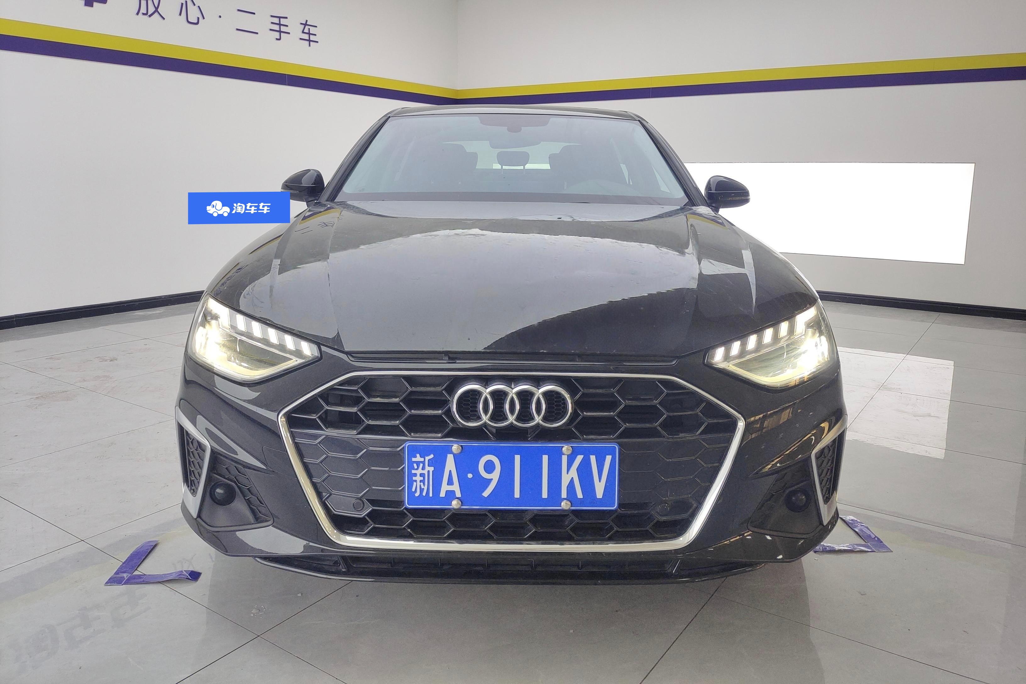 奥迪A4L 2022款 2.0T 自动 时尚动感型 (国Ⅵ) 