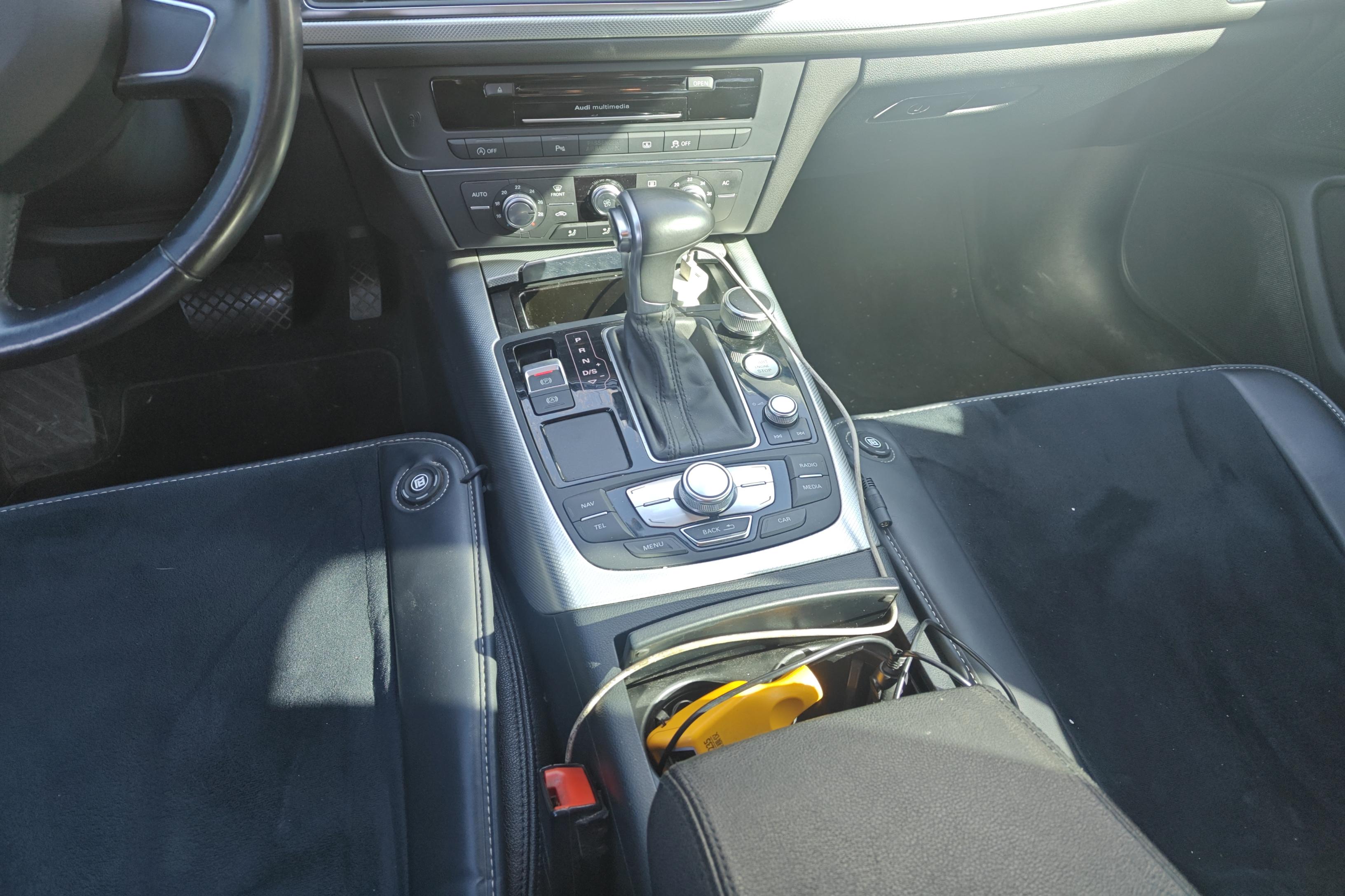 奥迪A6L TFSI 2012款 2.0T 自动 标准型 (国Ⅳ) 