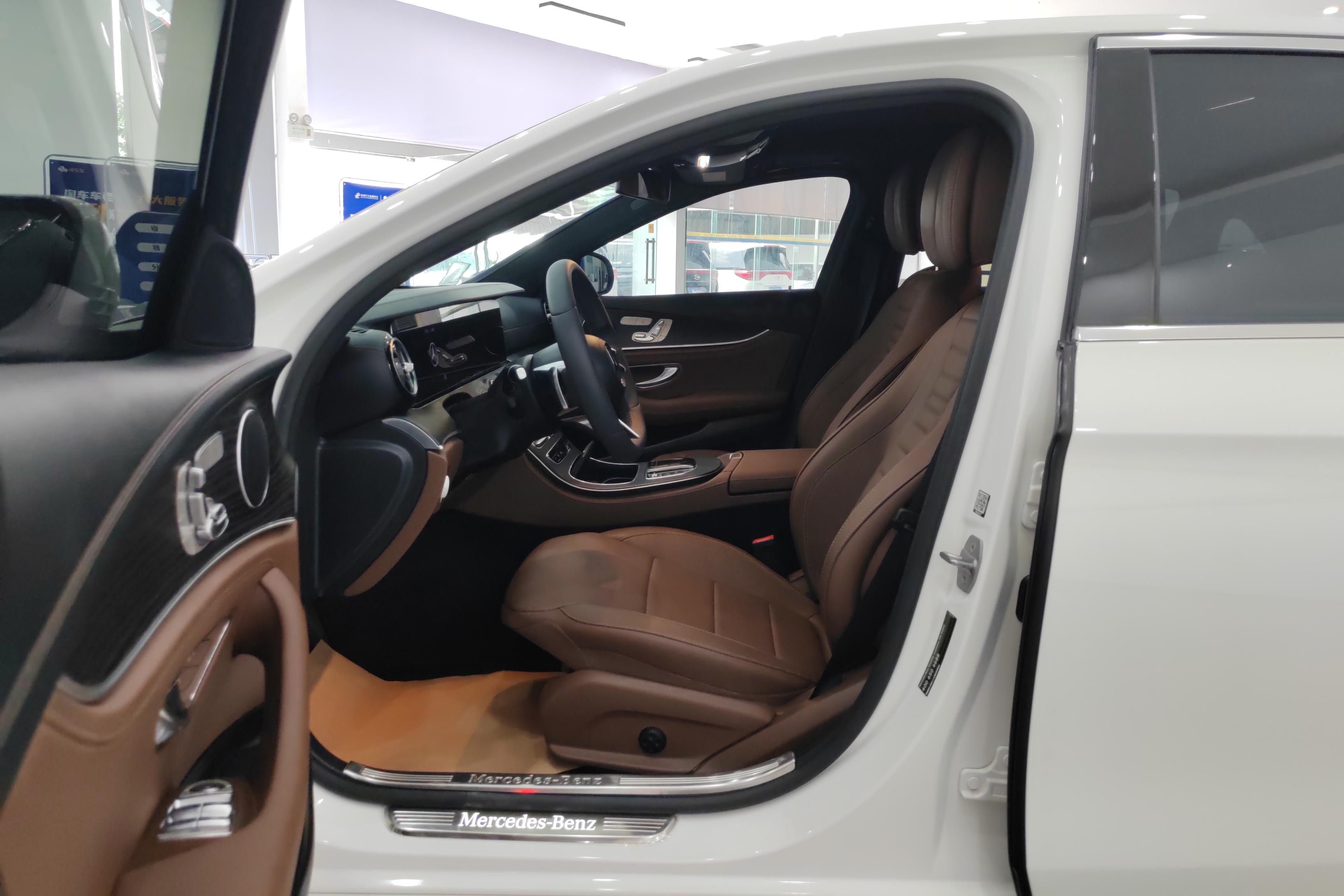 奔驰E级 E300L 2021款 2.0T 自动 汽油 改款运动时尚型 (国Ⅵ) 