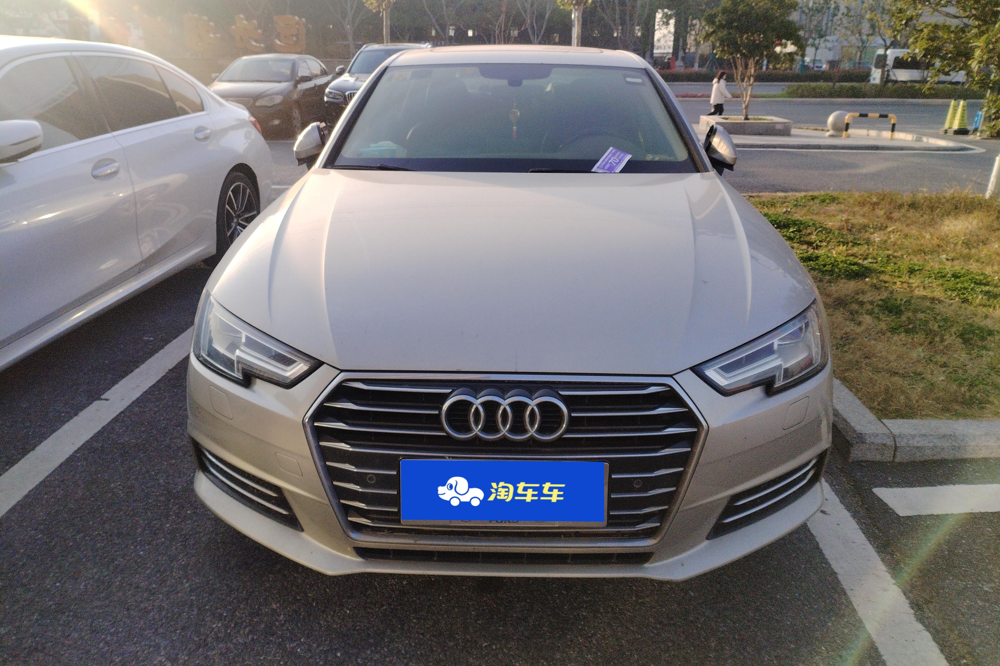奥迪A4L 2018款 2.0T 自动 30周年进取型 (国Ⅴ) 