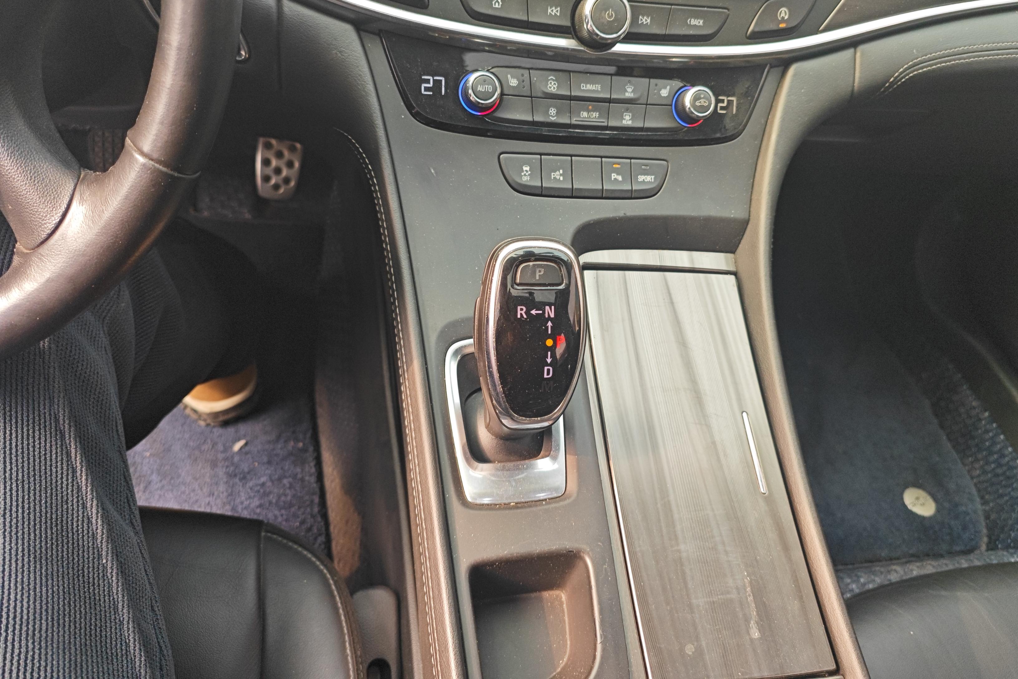 别克君越 2016款 2.0T 自动 28T改款精英型 (国Ⅴ) 