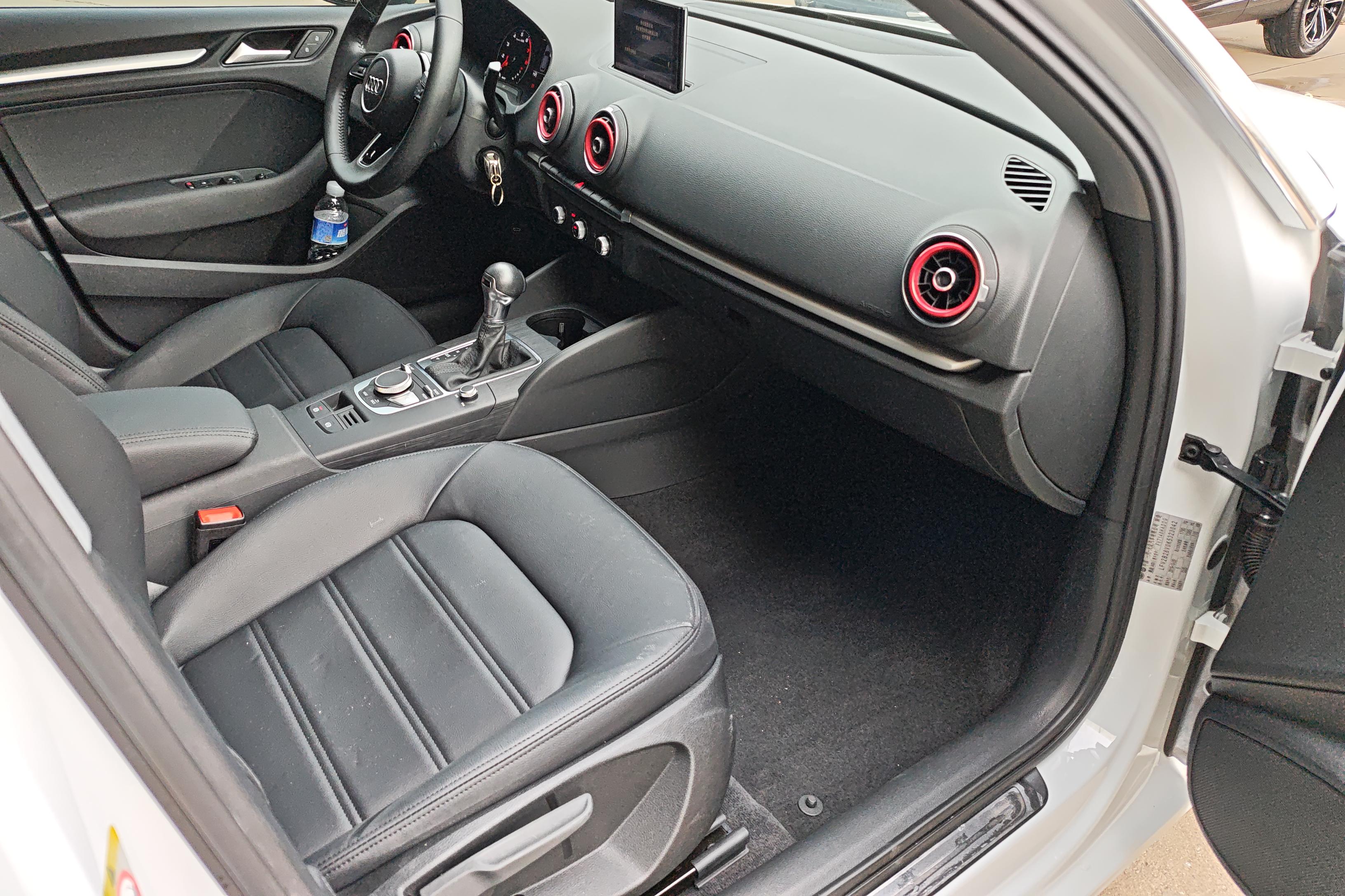 奥迪A3 35TFSI 2020款 1.4T 自动 汽油 进取型Sportback (国Ⅵ) 