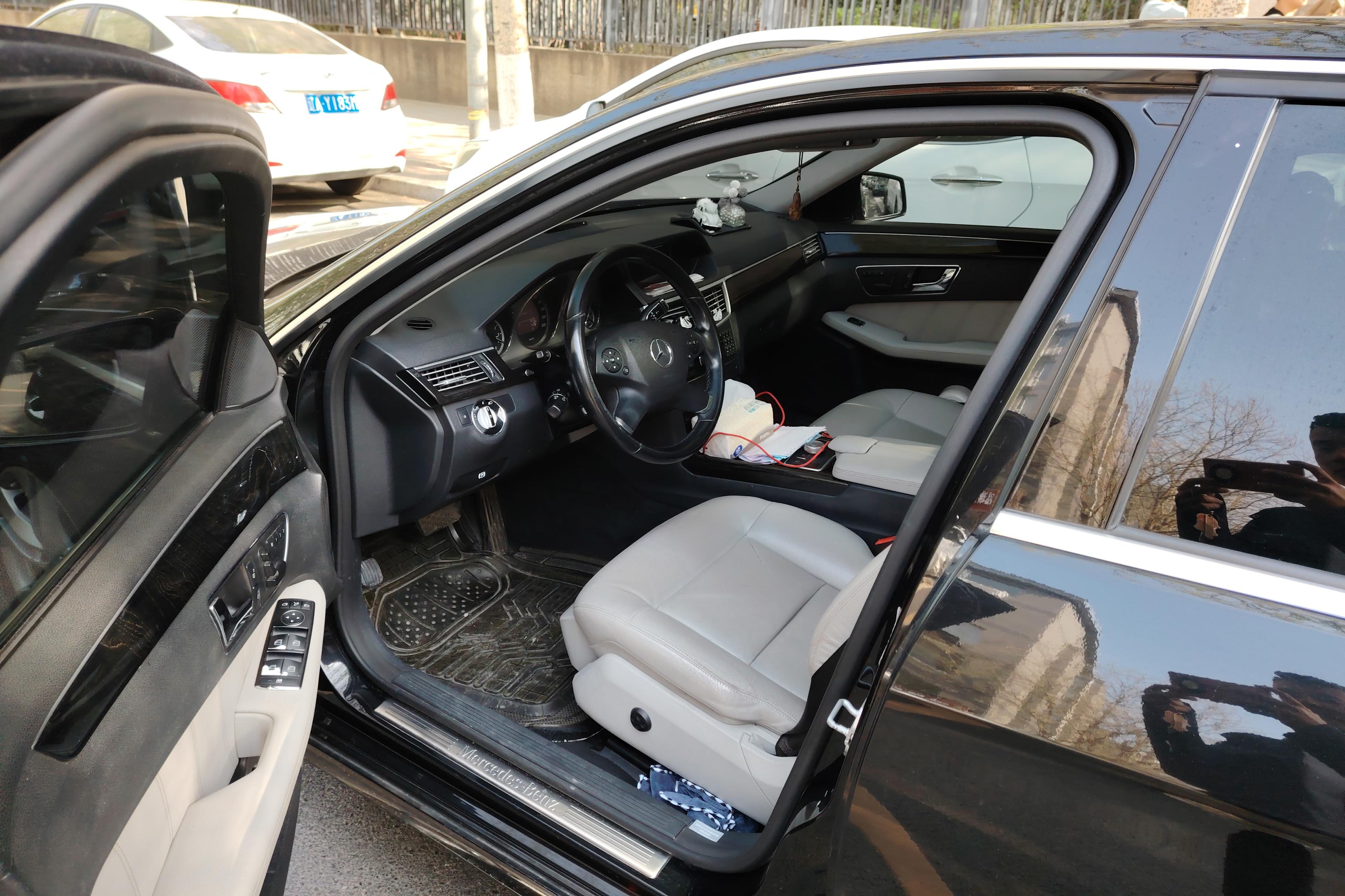 奔驰E级 E300 [进口] 2010款 3.0L 自动 汽油 优雅豪华型 