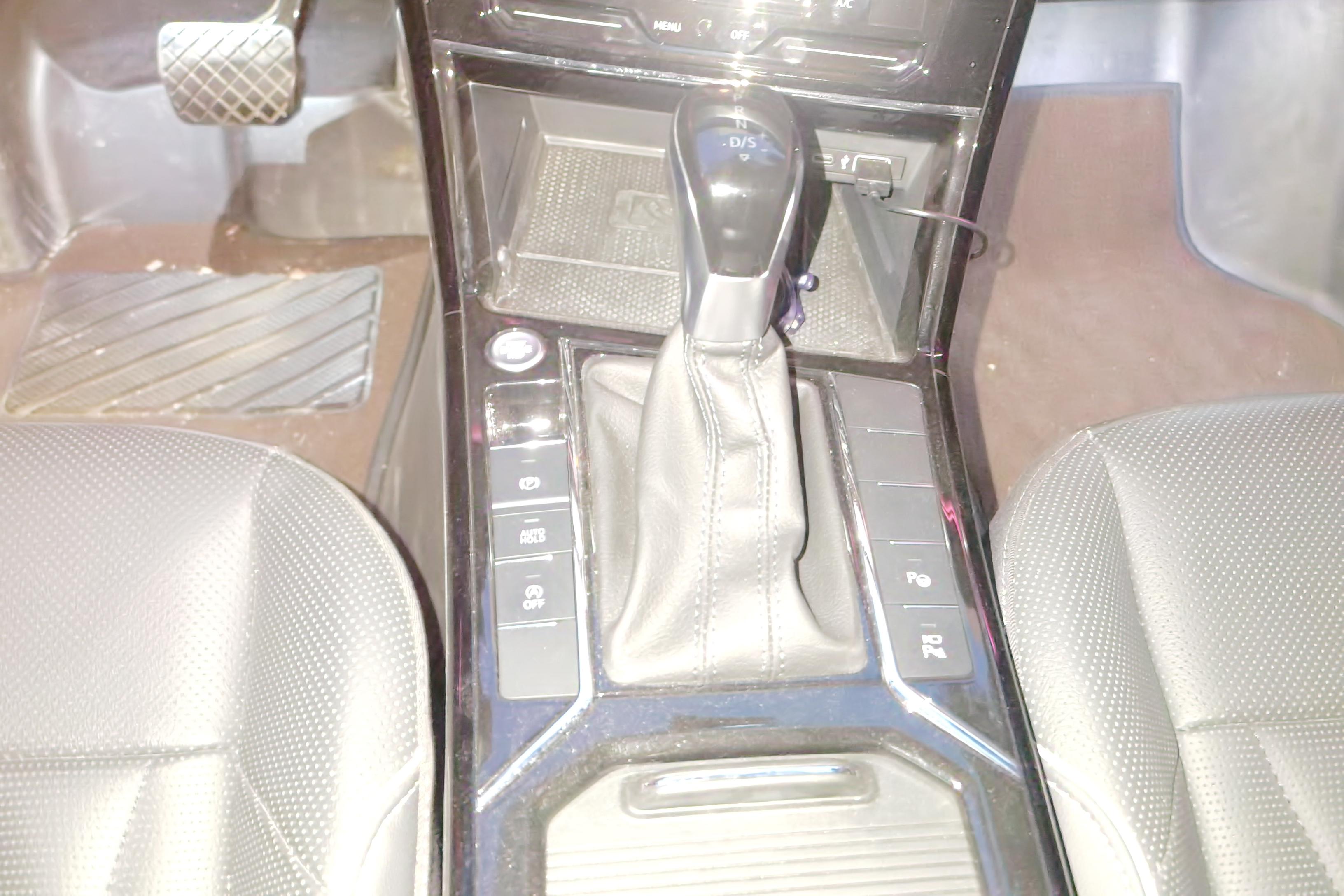 大众帕萨特 2023款 2.0T 自动 汽油 330TSI豪华版 (国Ⅵ) 