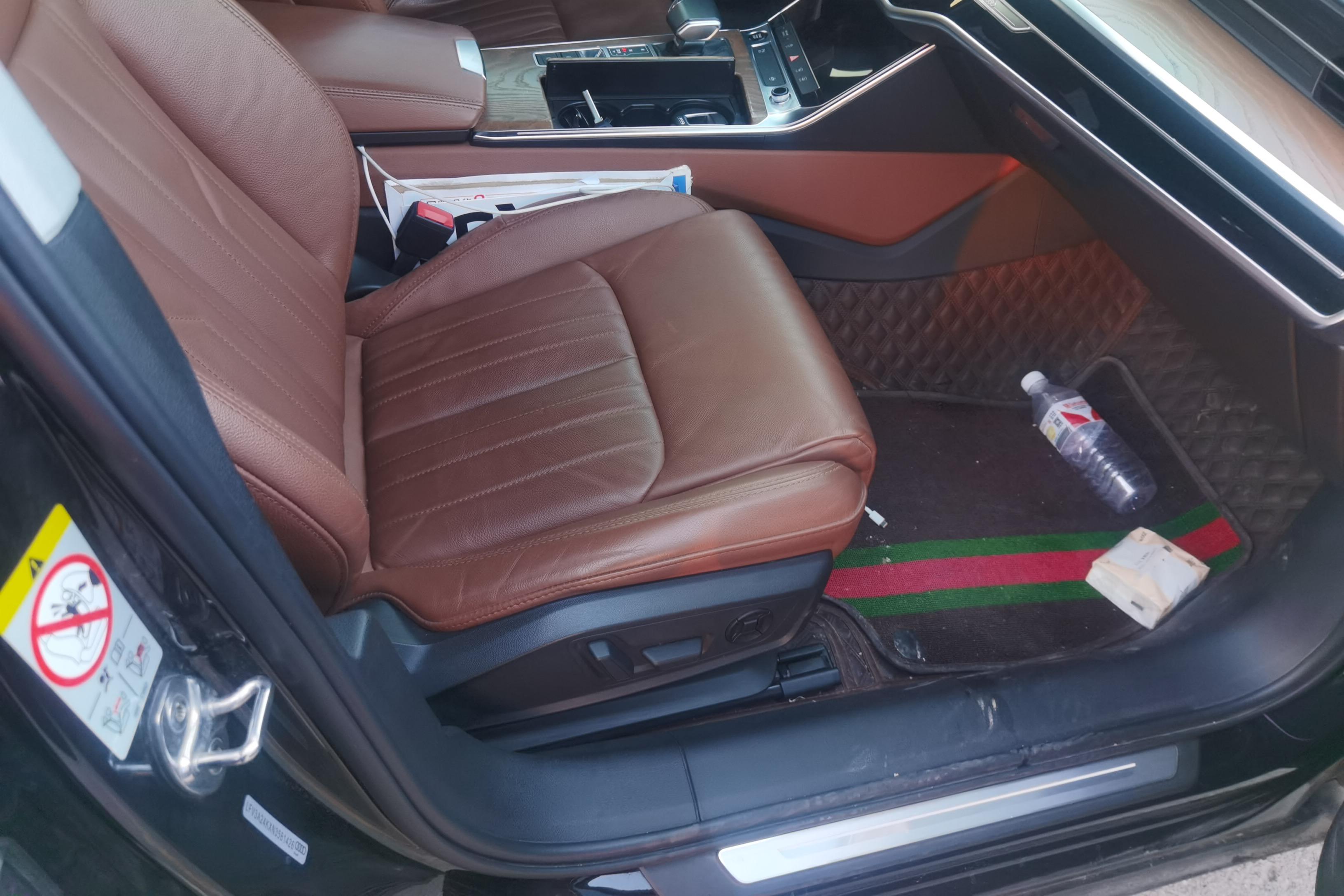 奥迪A6L 45TFSI 2022款 2.0T 自动 臻选动感型 (国Ⅵ) 