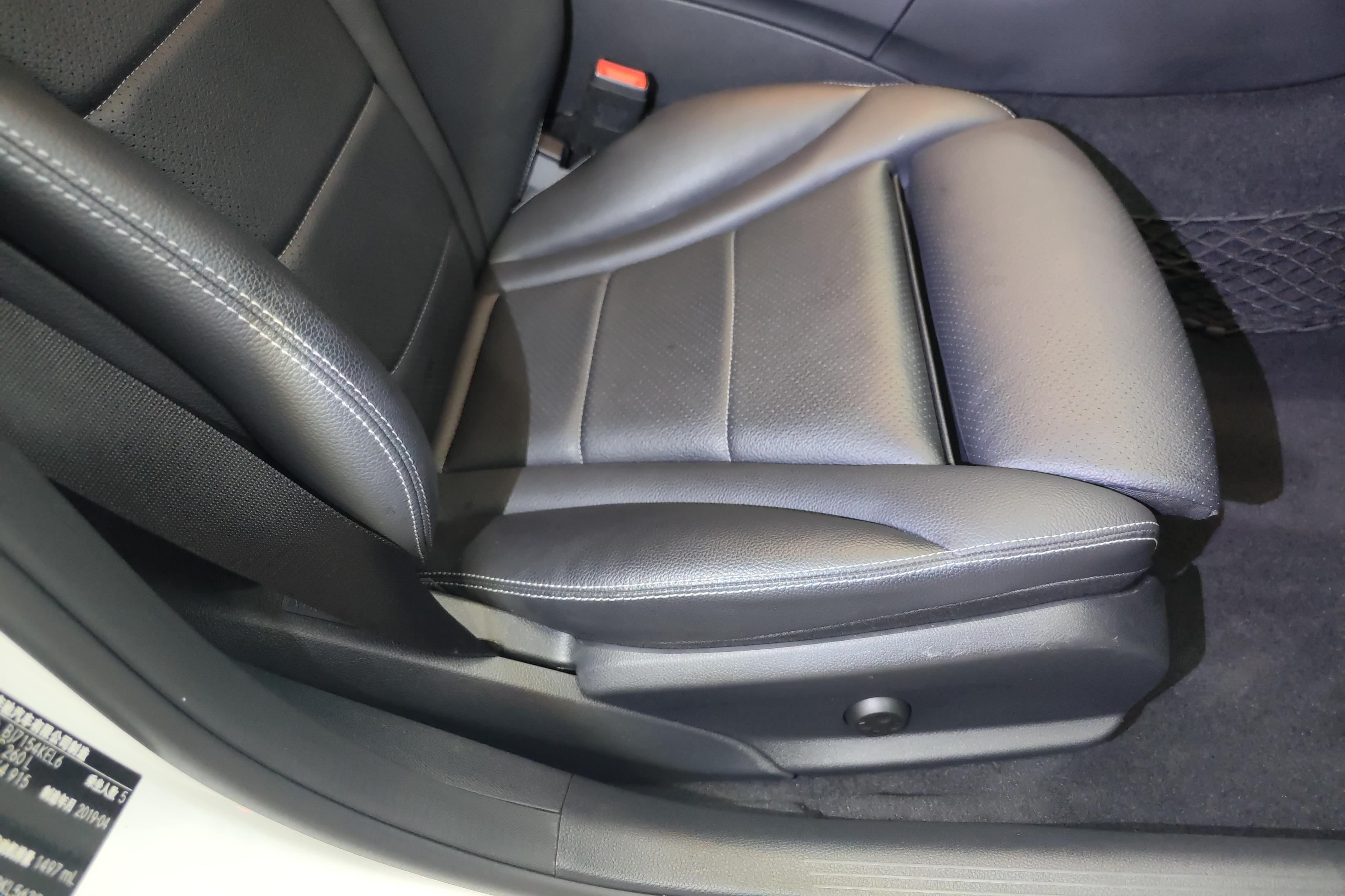 奔驰C级 C260L 2019款 1.5T 自动 运动版改款 (国Ⅵ) 