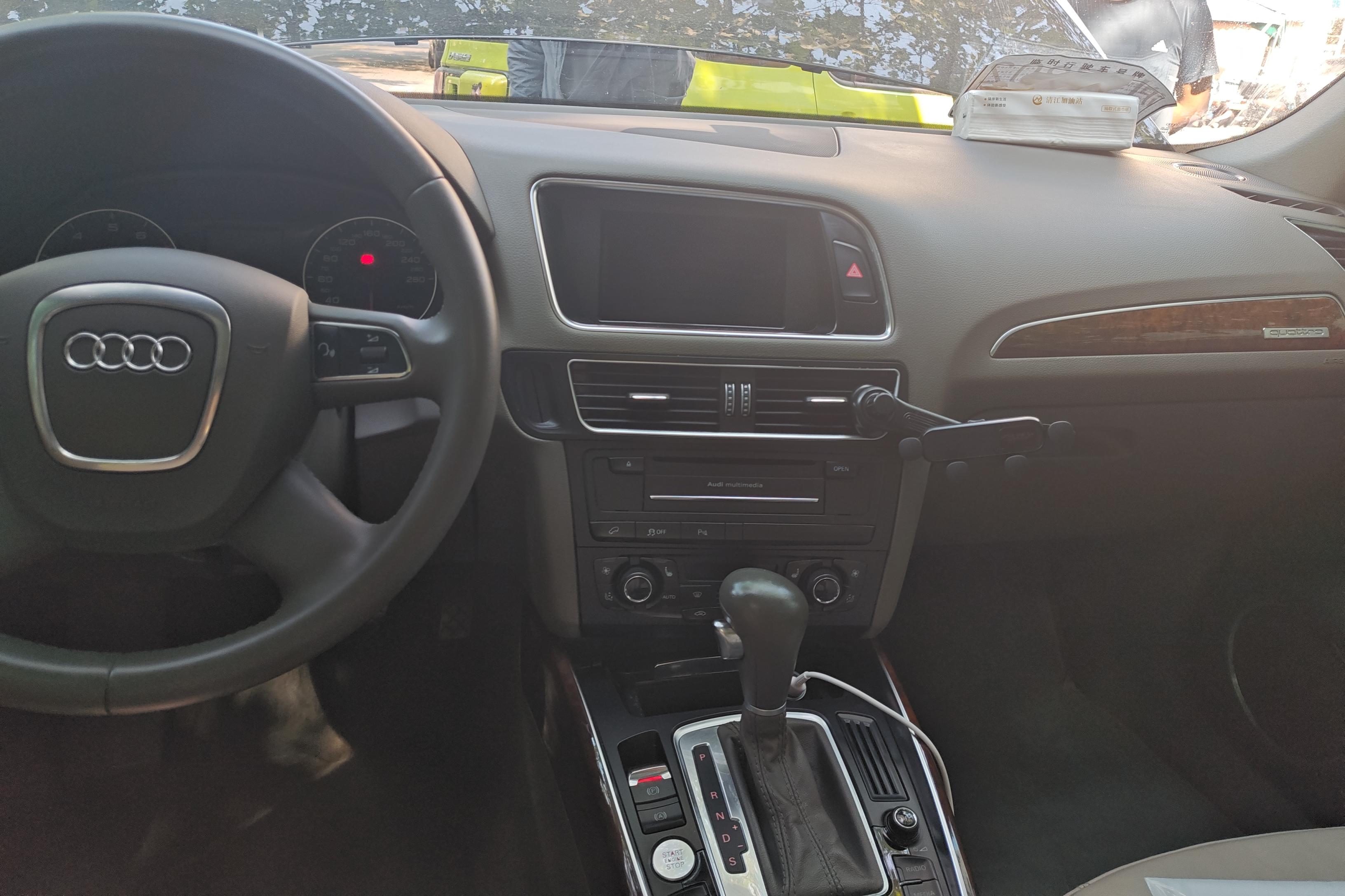 奥迪Q5 2012款 2.0T 自动 四驱 汽油 舒适型 (国Ⅳ) 