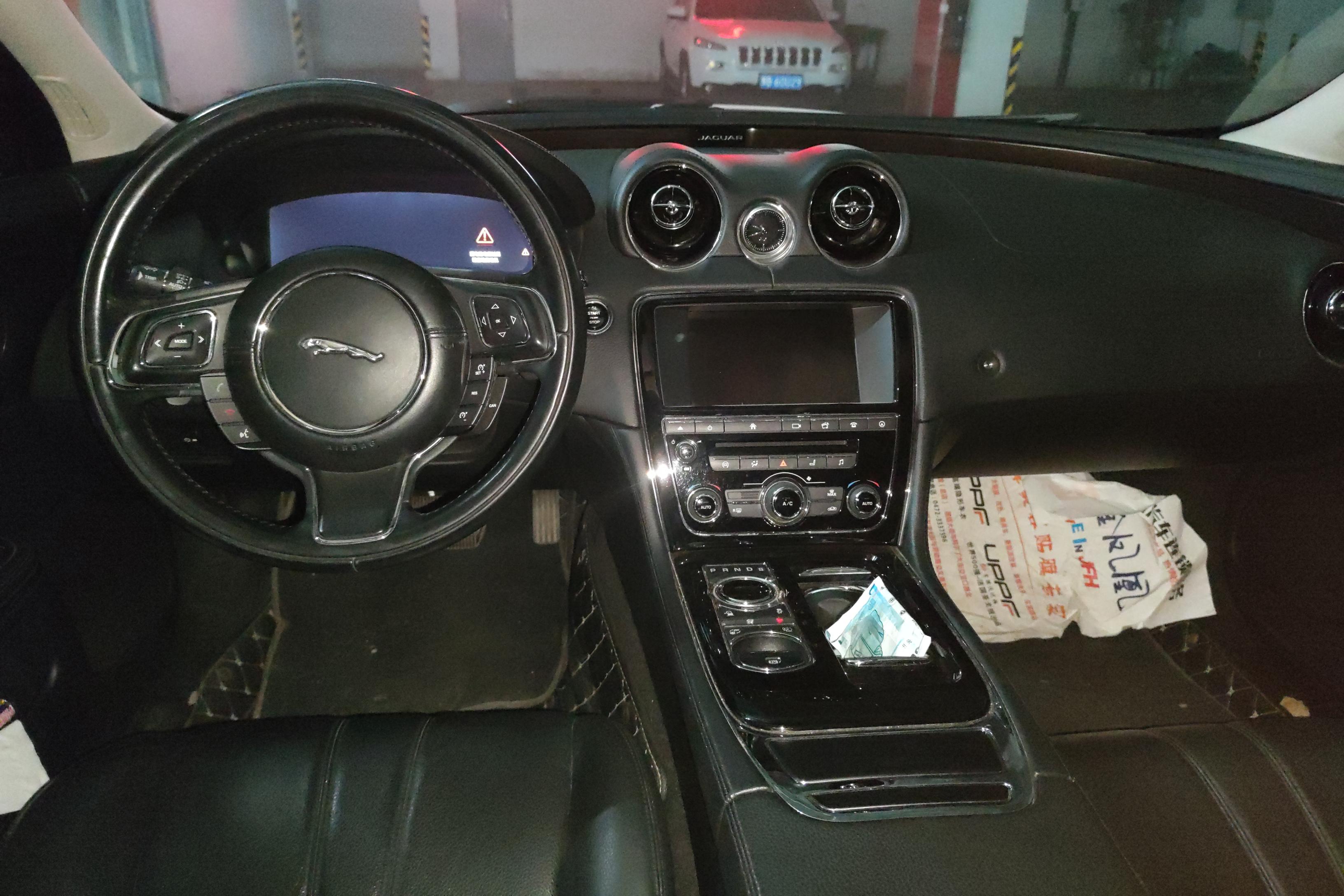 捷豹XJ L [进口] 2016款 3.0T 自动 汽油 典雅商务版 