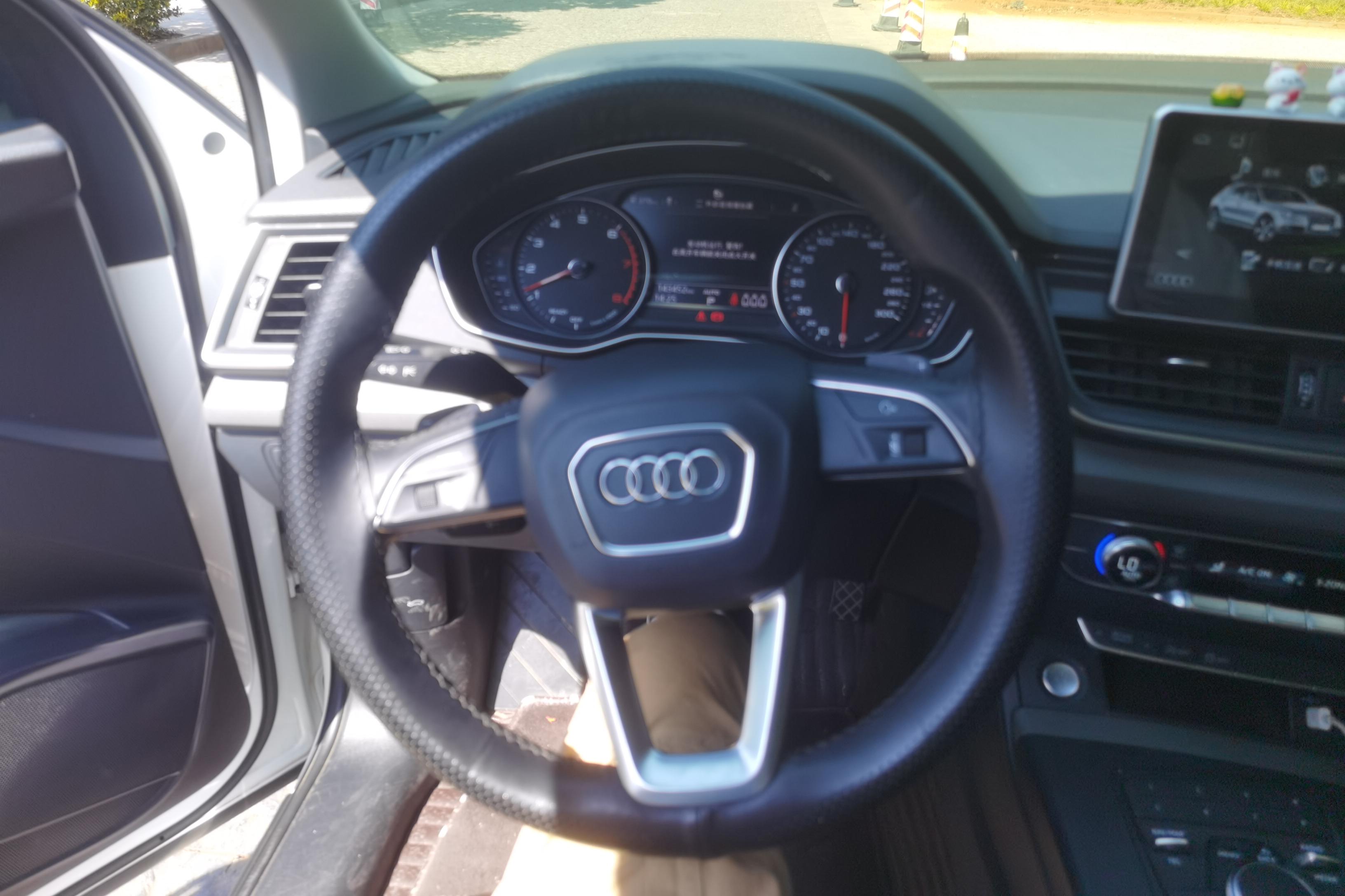 奥迪Q5L 40TFSI 2018款 2.0T 自动 荣享时尚型 (国Ⅴ) 