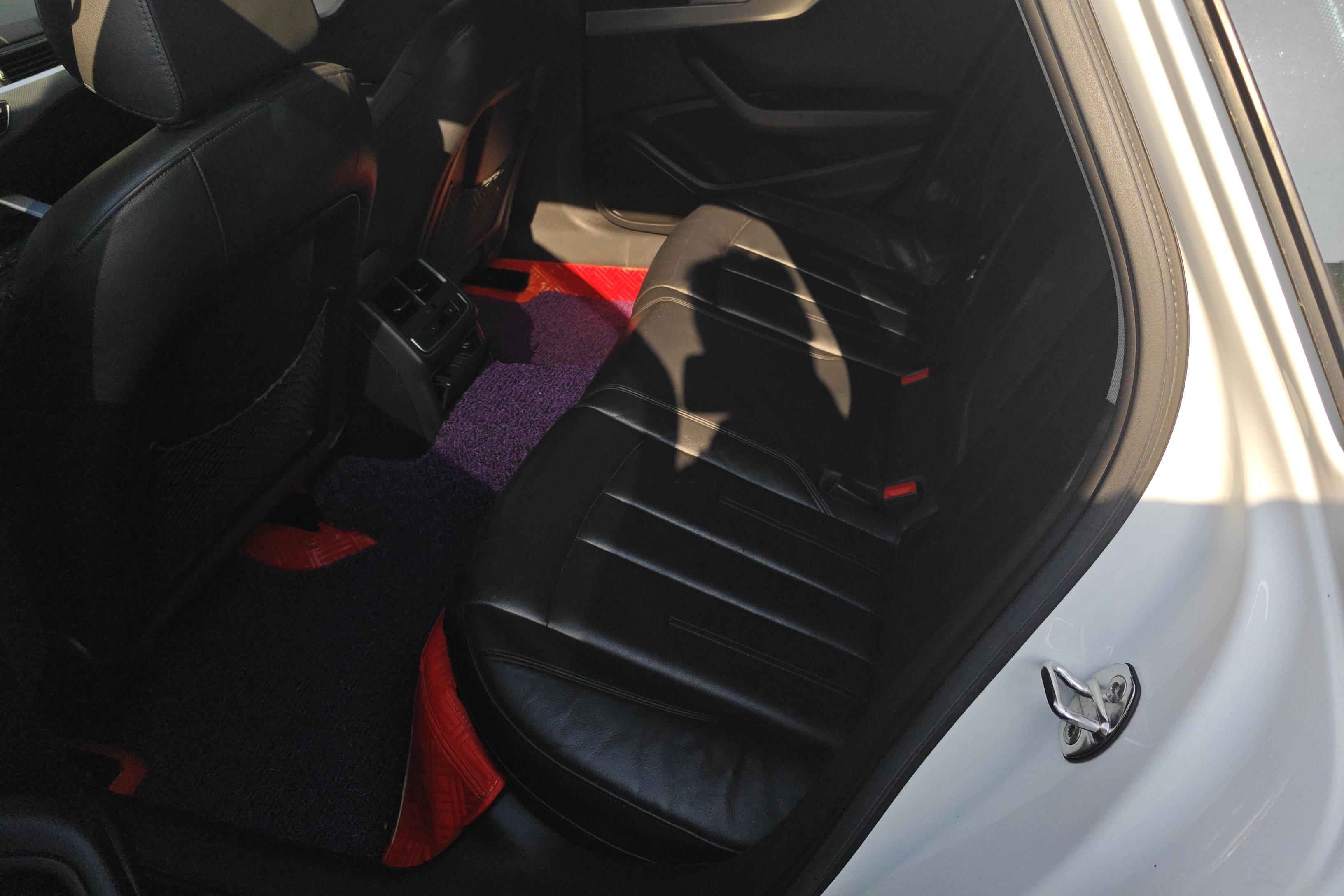 奥迪A4L 2017款 2.0T 自动 时尚型 (国Ⅴ) 