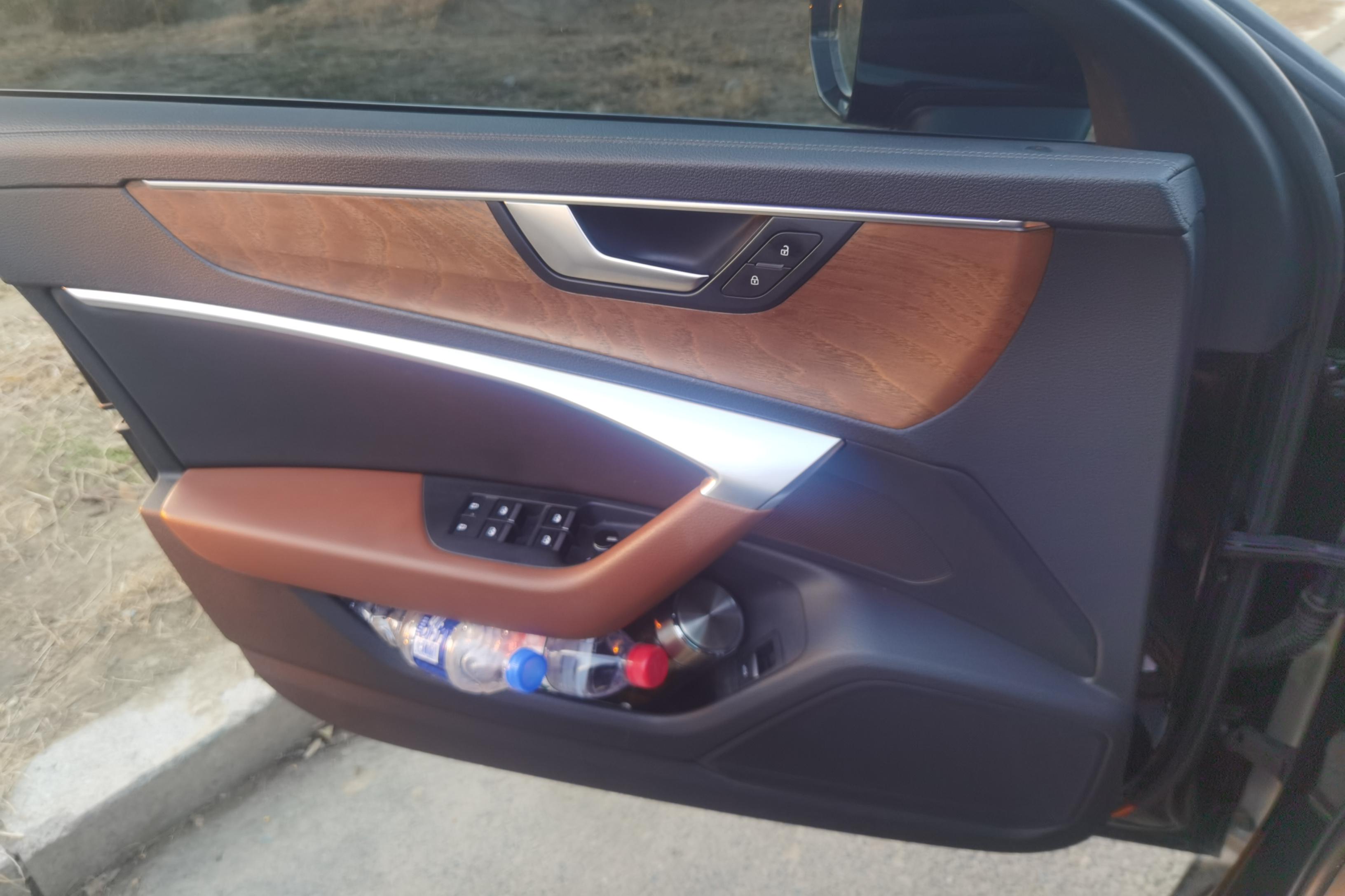 奥迪A6L 45TFSI 2022款 2.0T 自动 臻选动感型 (国Ⅵ) 