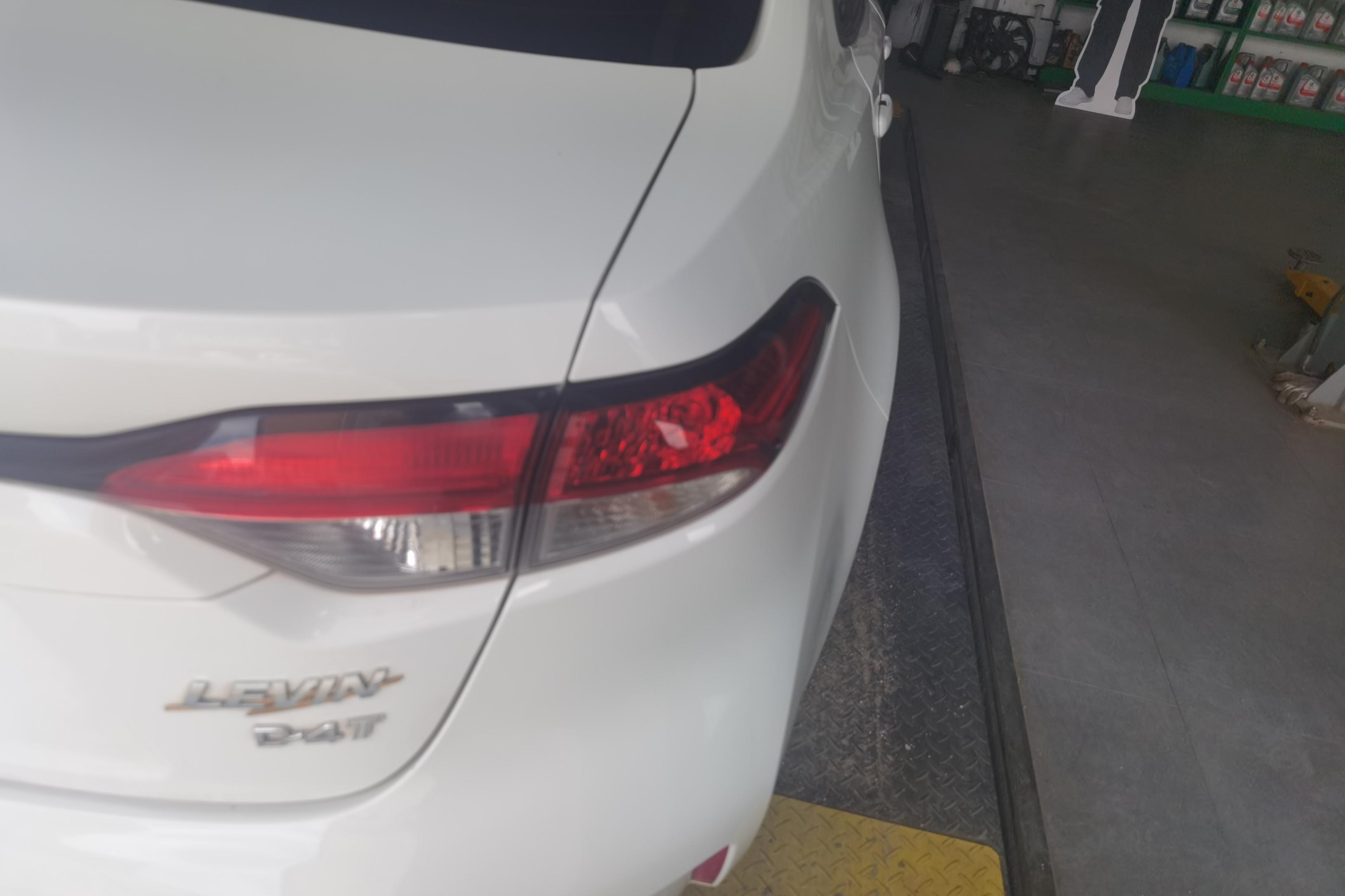 丰田雷凌 2022款 1.2T 自动 185T运动版 (国Ⅵ) 