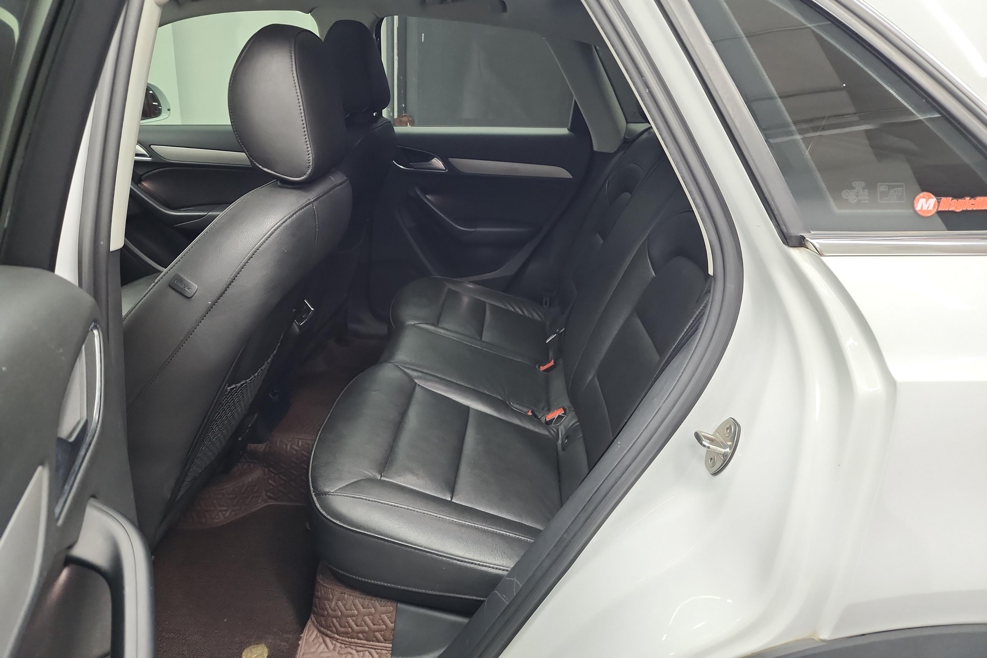 奥迪Q3 35TFSI 2013款 2.0T 自动 前驱 进取型 (国Ⅳ) 