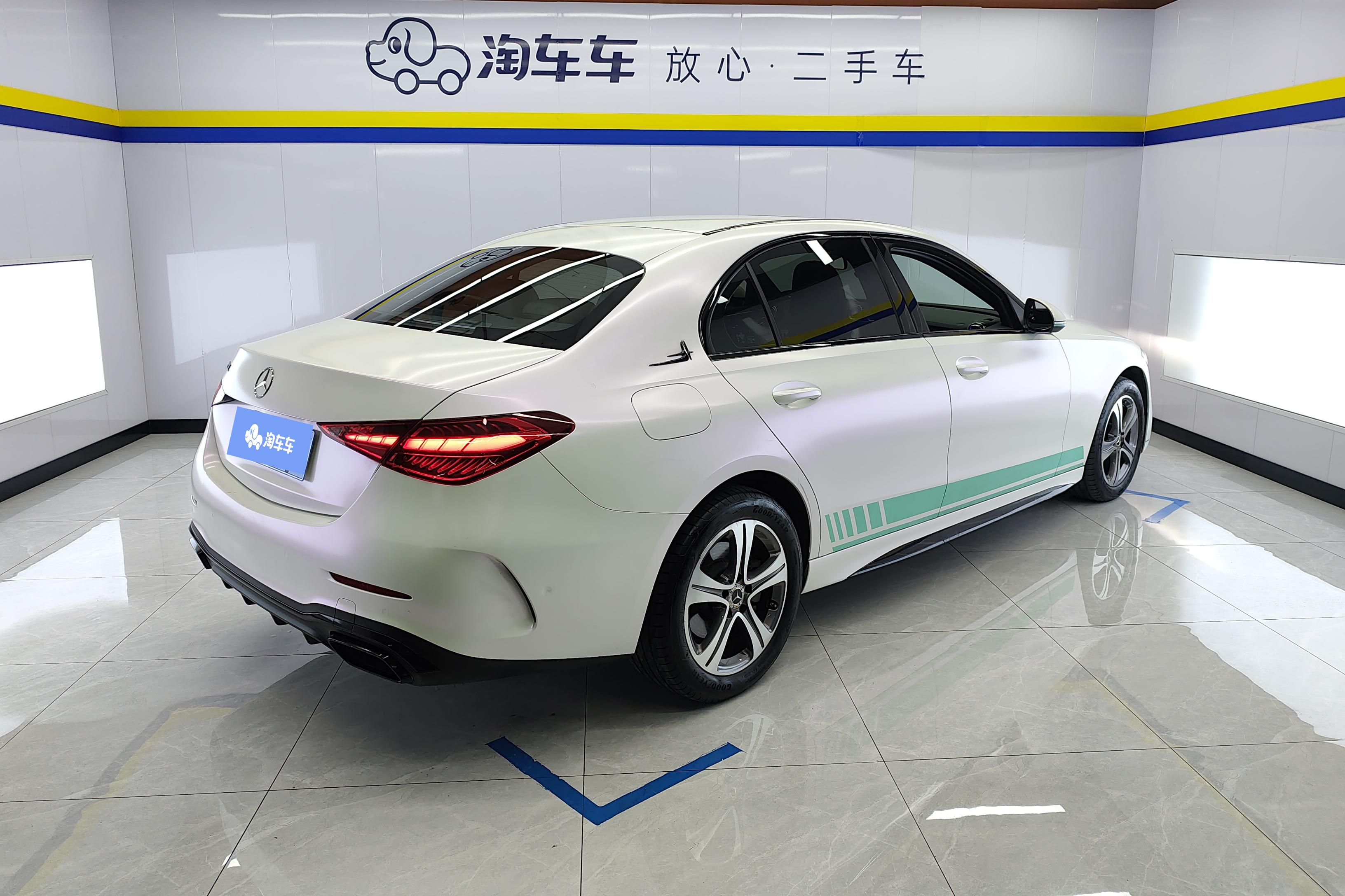 奔驰C级 C200L 2022款 1.5T 自动 改款运动版 (国Ⅵ) 
