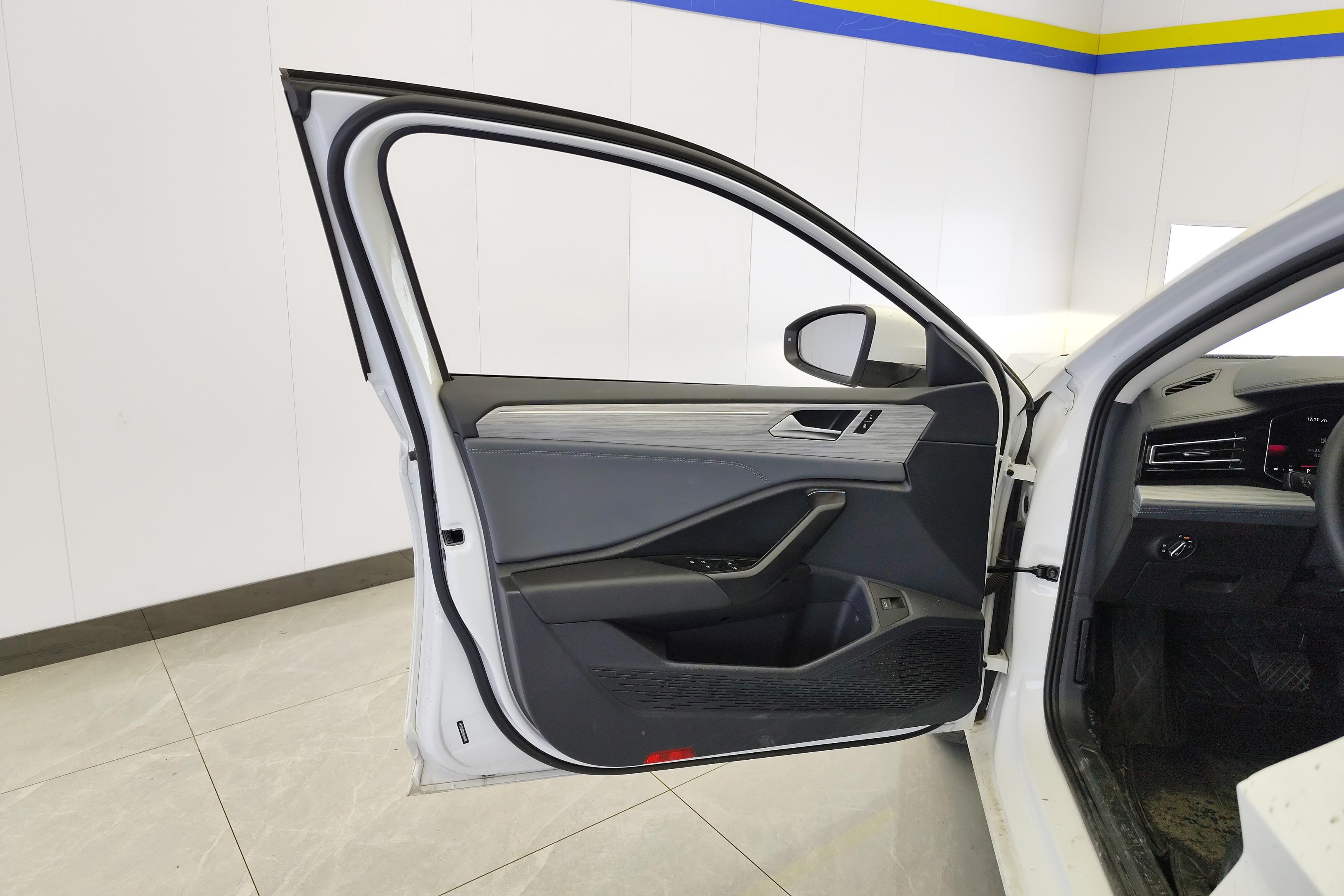 大众速腾 2023款 1.5T 自动 300TSI超越版 (国Ⅵ) 