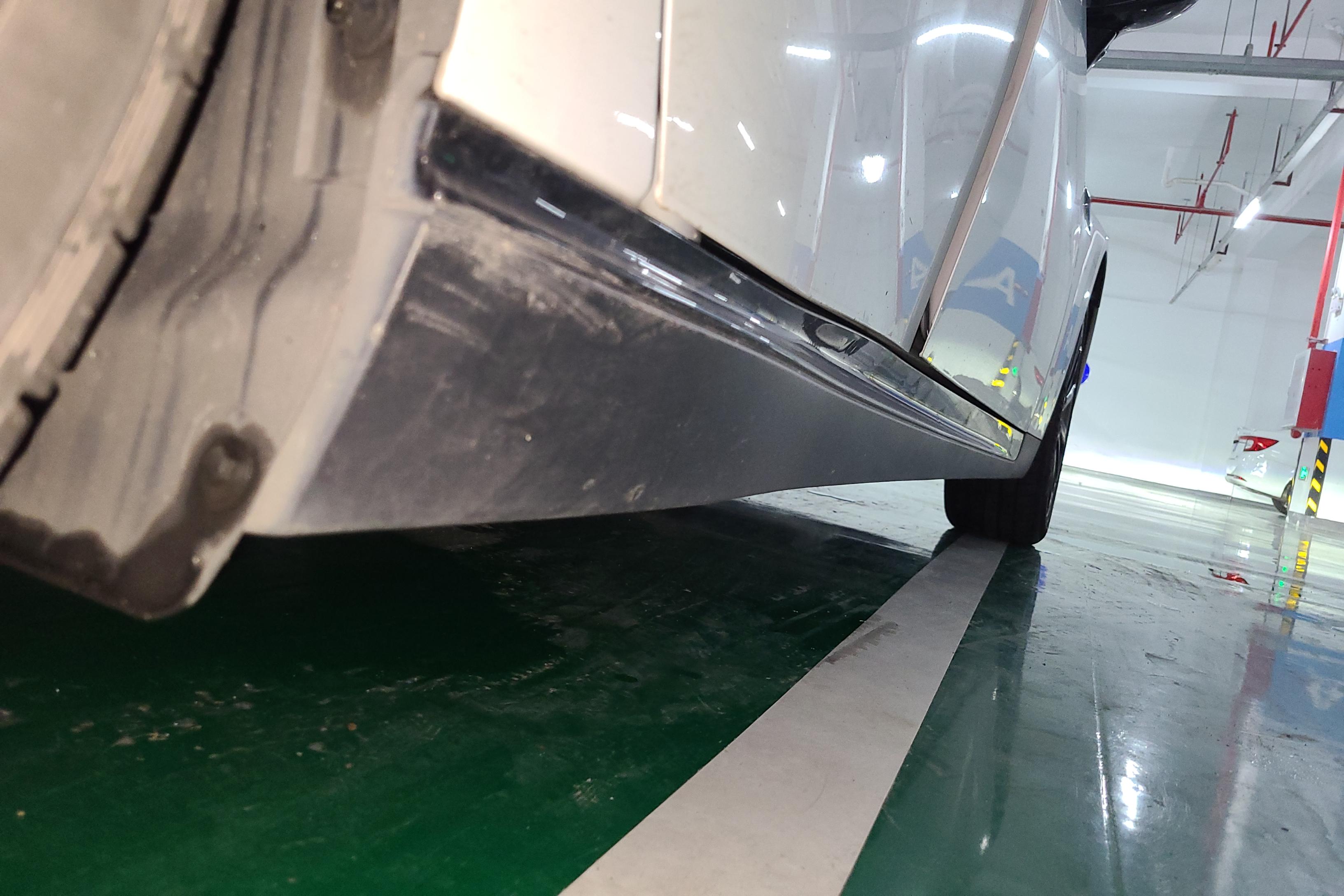 小鹏P7 2020款 自动 586N 纯电动 