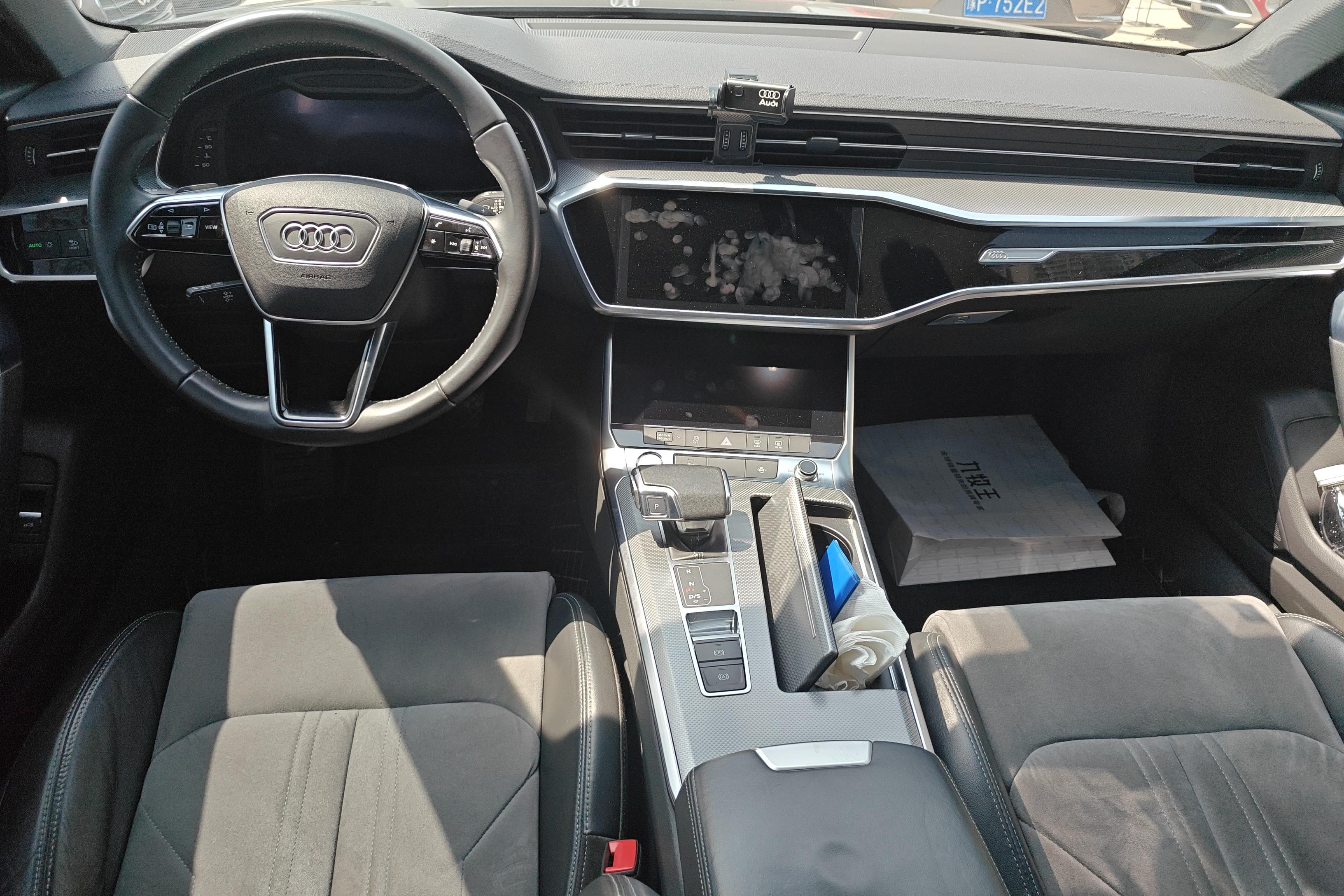 奥迪A6L 45TFSI 2019款 2.0T 自动 臻选致雅型 (国Ⅵ) 