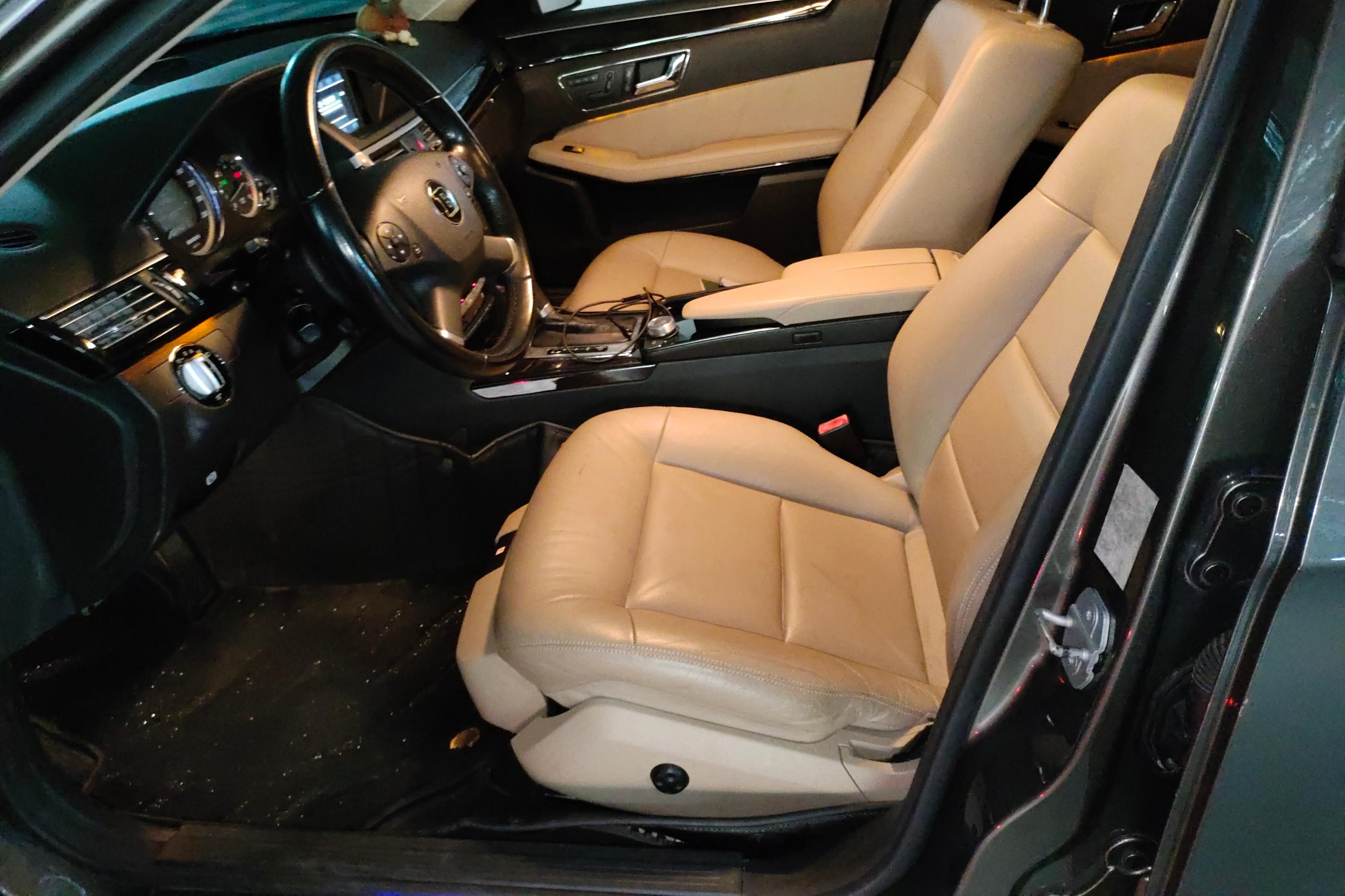 奔驰E级 E260 [进口] 2010款 1.8T 自动 汽油 时尚型 