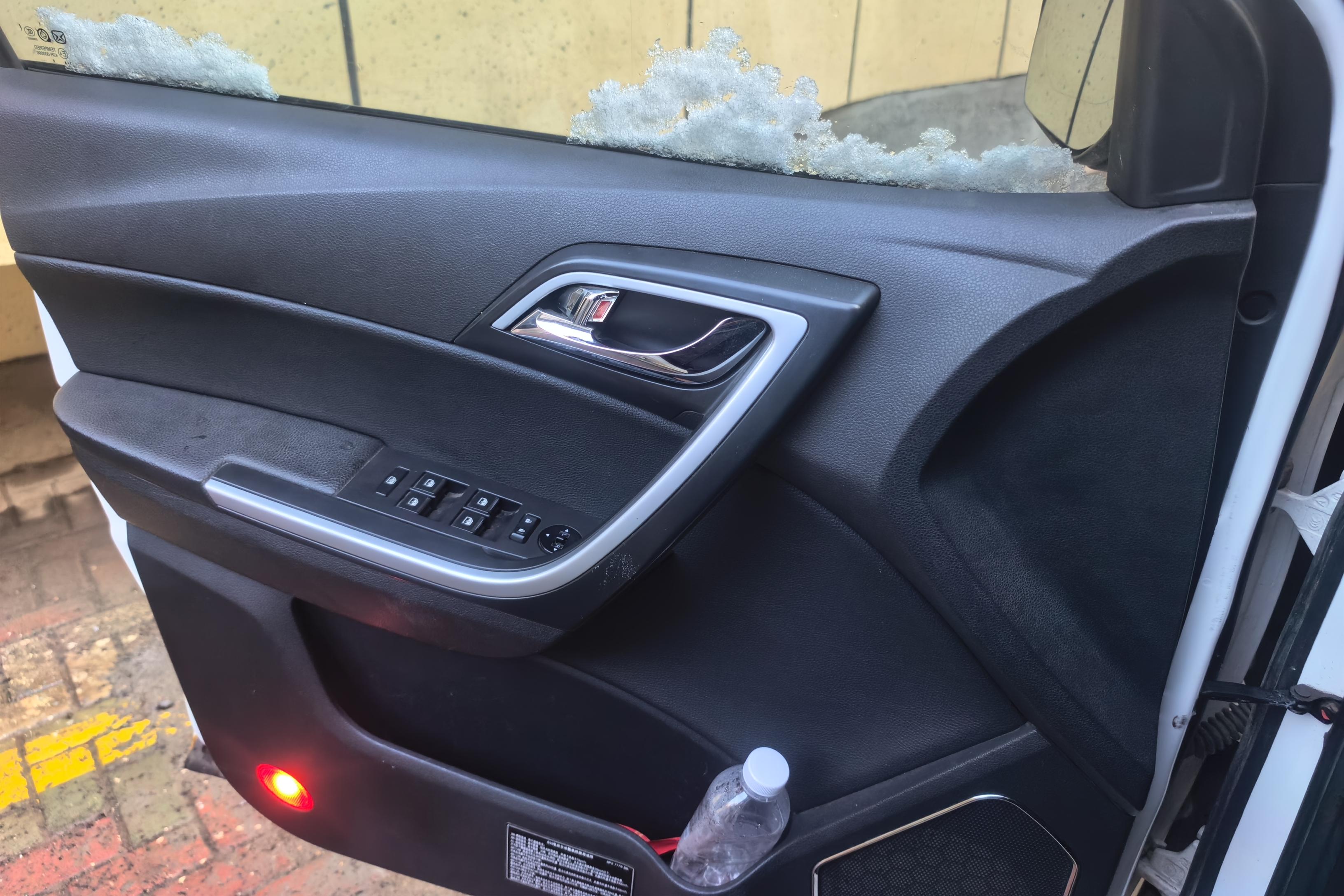 江铃驭胜 S350 2013款 2.0T 手动 四驱 豪华版 (国Ⅳ) 