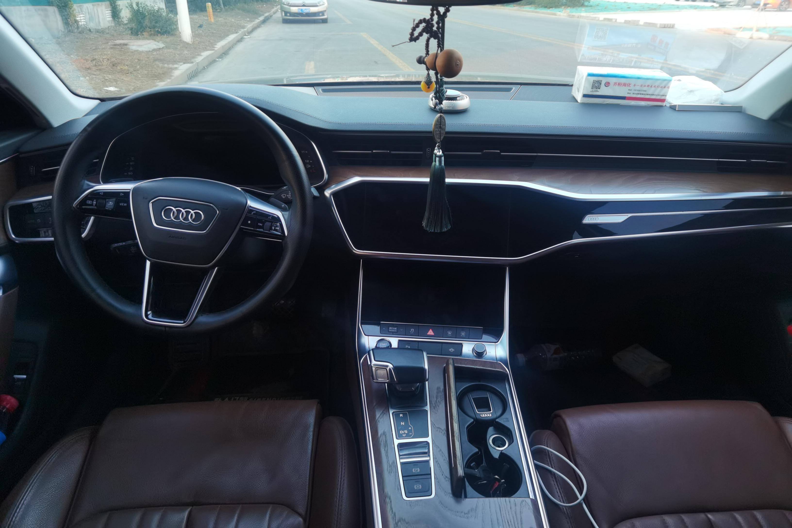 奥迪A6L 45TFSI 2022款 2.0T 自动 臻选动感型 (国Ⅵ) 
