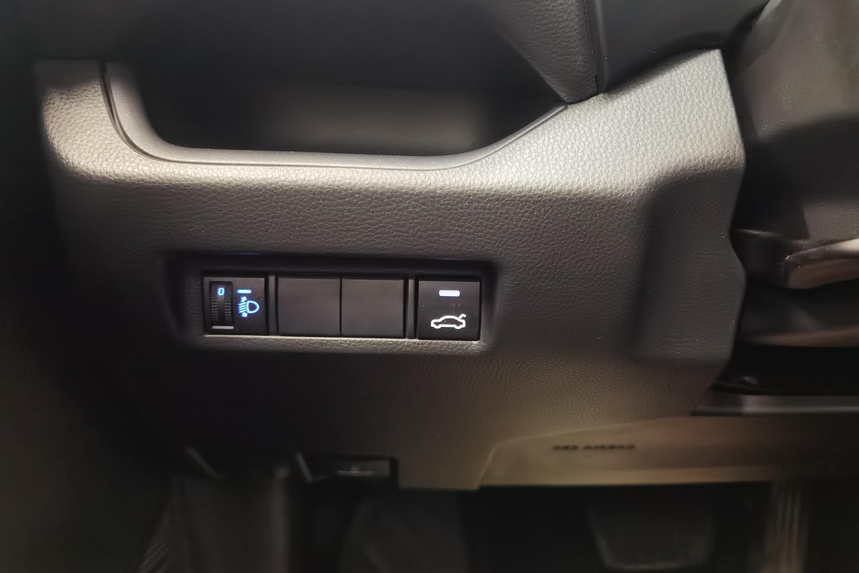 丰田威兰达 2022款 2.0L 自动 领先版 (国Ⅵ) 