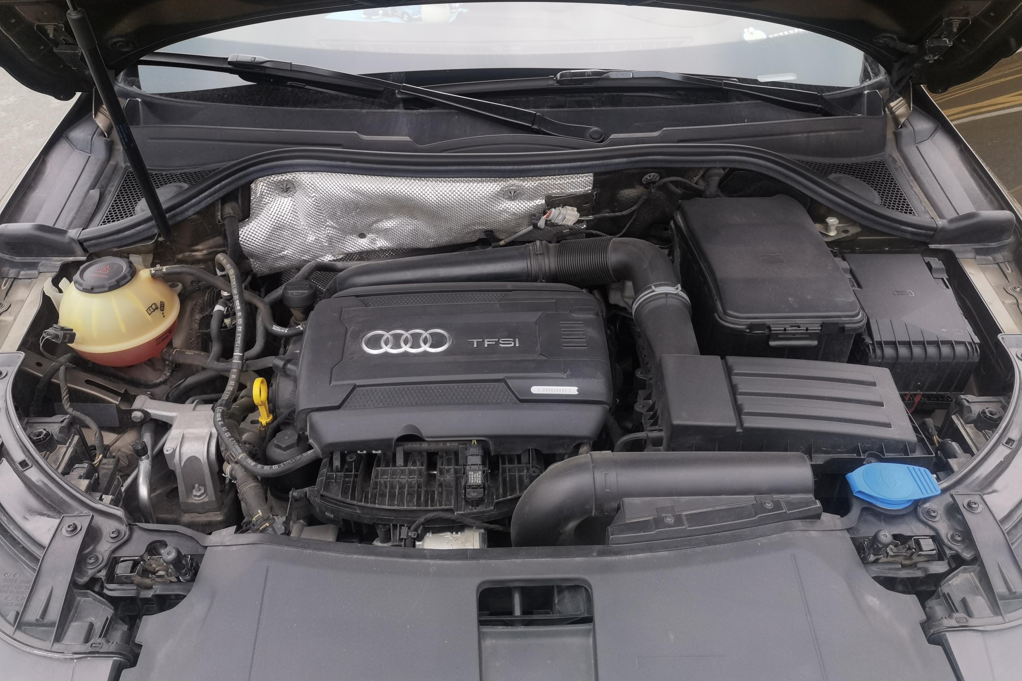 奥迪Q3 35TFSI 2018款 2.0T 自动 前驱 时尚型30周年纪念版 (国Ⅴ) 